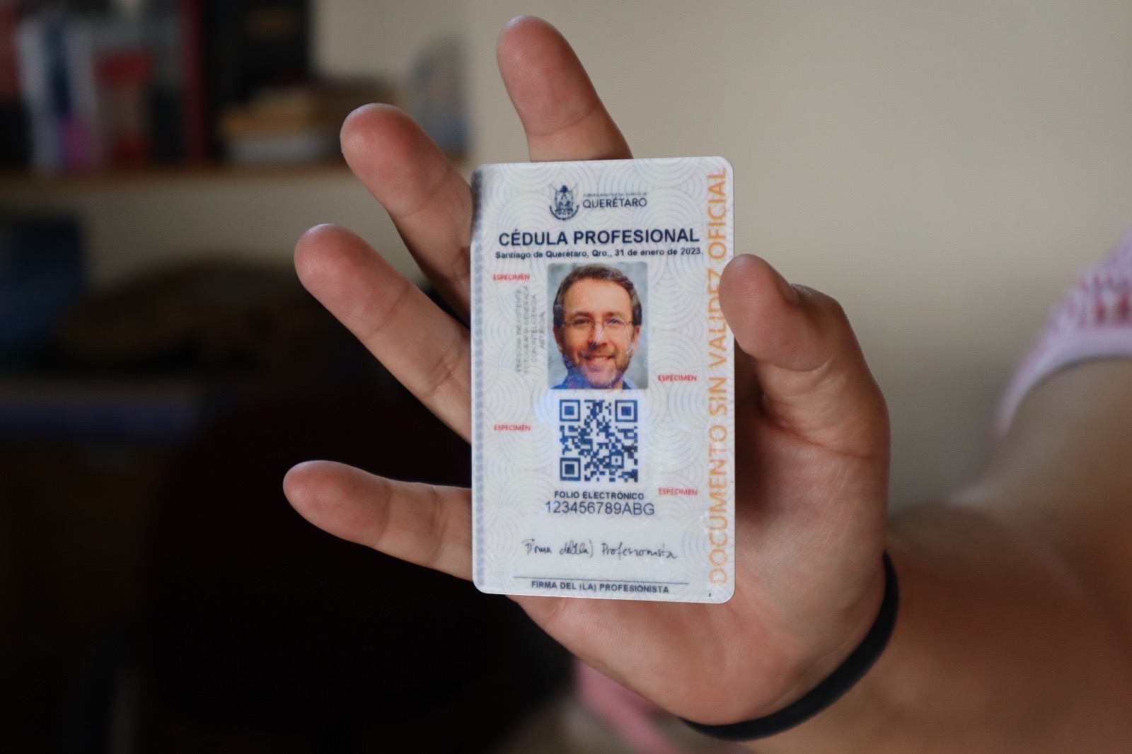 Expide SEDEQ seis mil cédulas profesionales