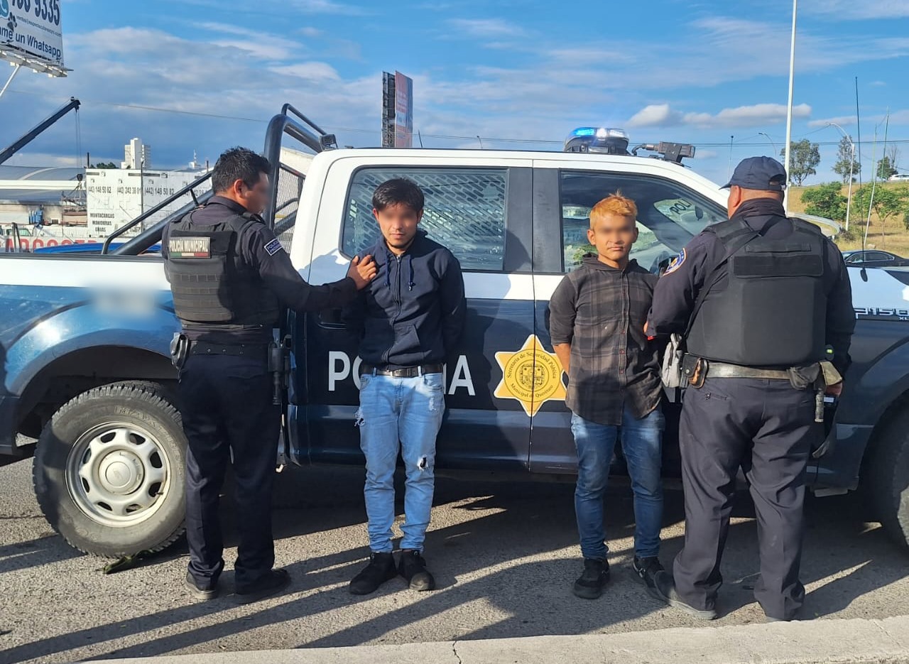 Agarra policía del Municipio de Querétaro a dos agresores en la colonia Los Virreyes