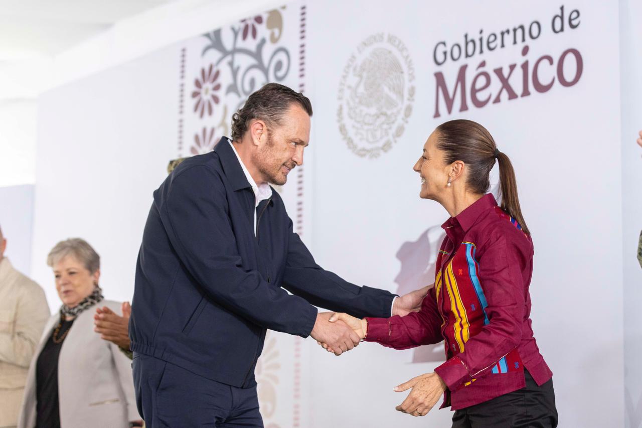 Sheinbaum y gobernador Kuri dan banderazo de inicio al Tren México - Querétaro