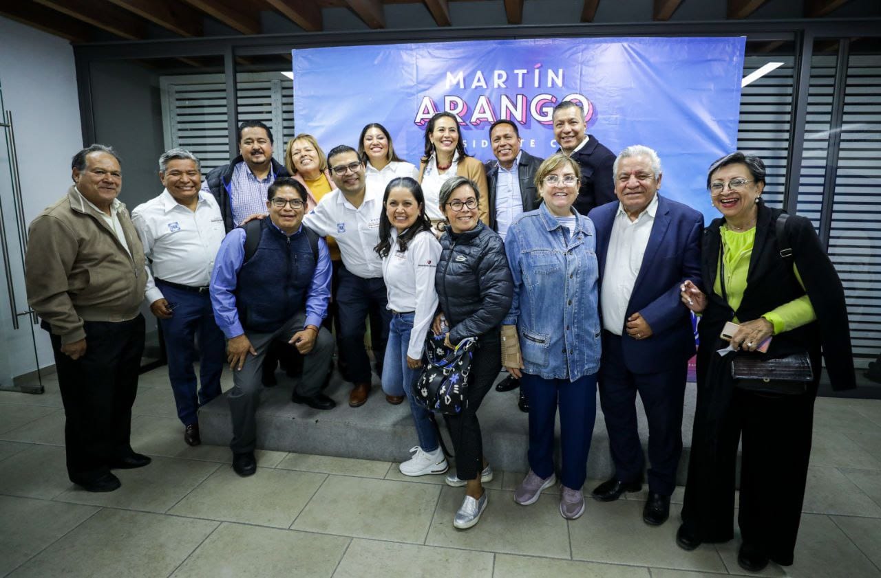 Se reúne Martín Arango con panistas del V y VI Distrito