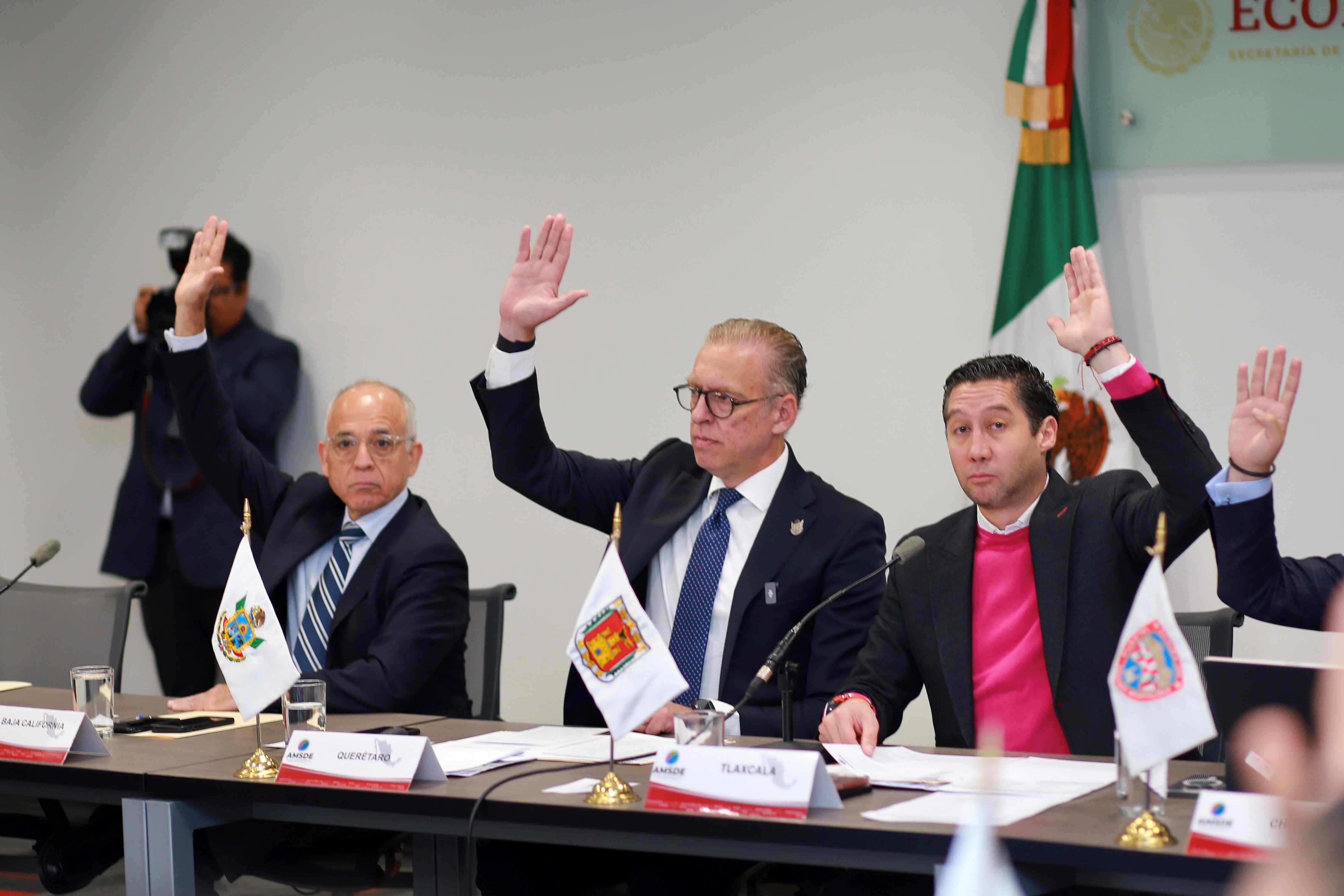 Rinde protesta Marco Del Prete como Presidente de la AMSDE