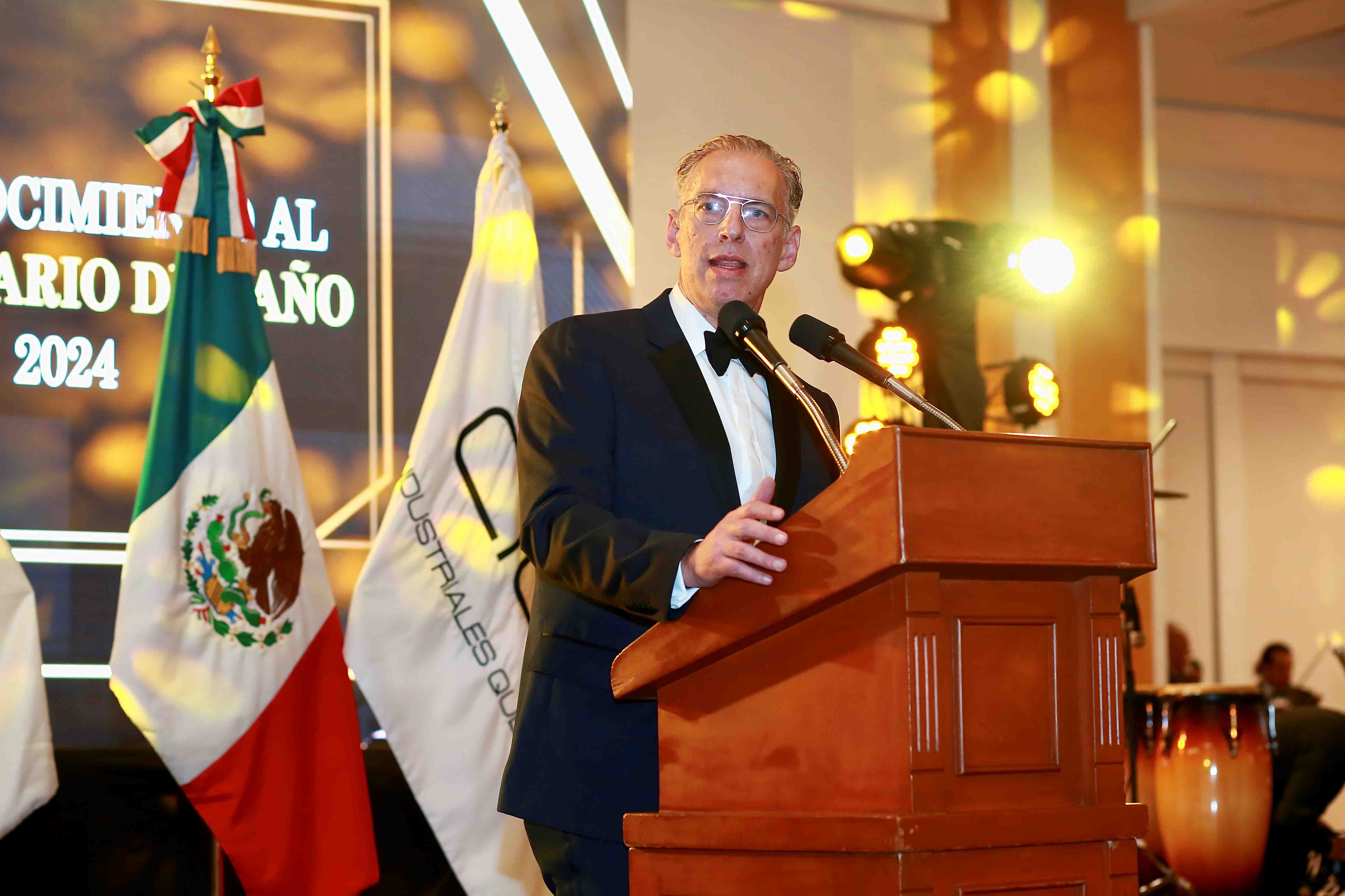 Marco Del Prete, titular de la Sedesu, encabeza gala del Club de Industriales