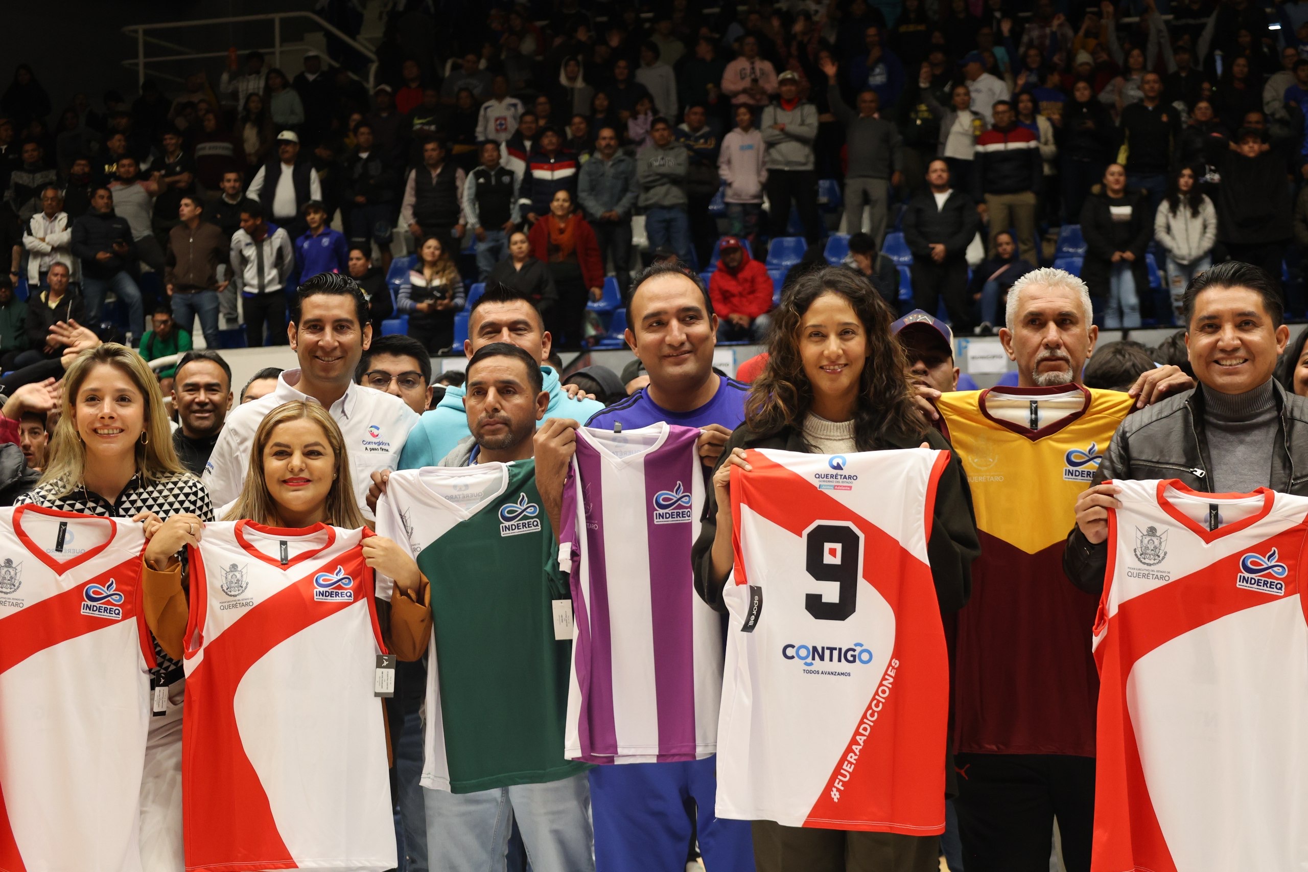 Entrega INDEREQ uniformes gratuitos a las ligas de los 18 municipios