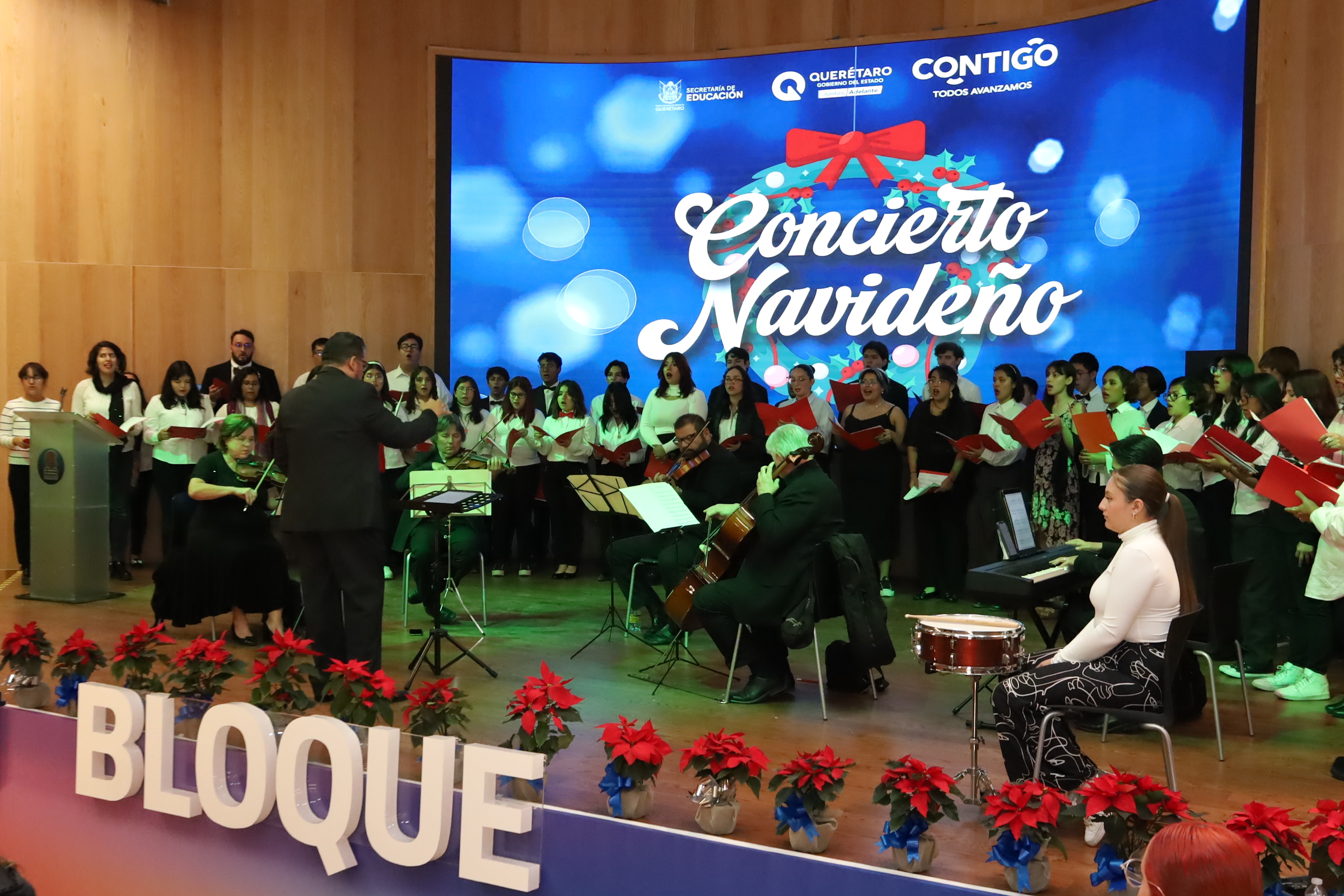 El COBAQ celebró su tradicional Concierto Navideño