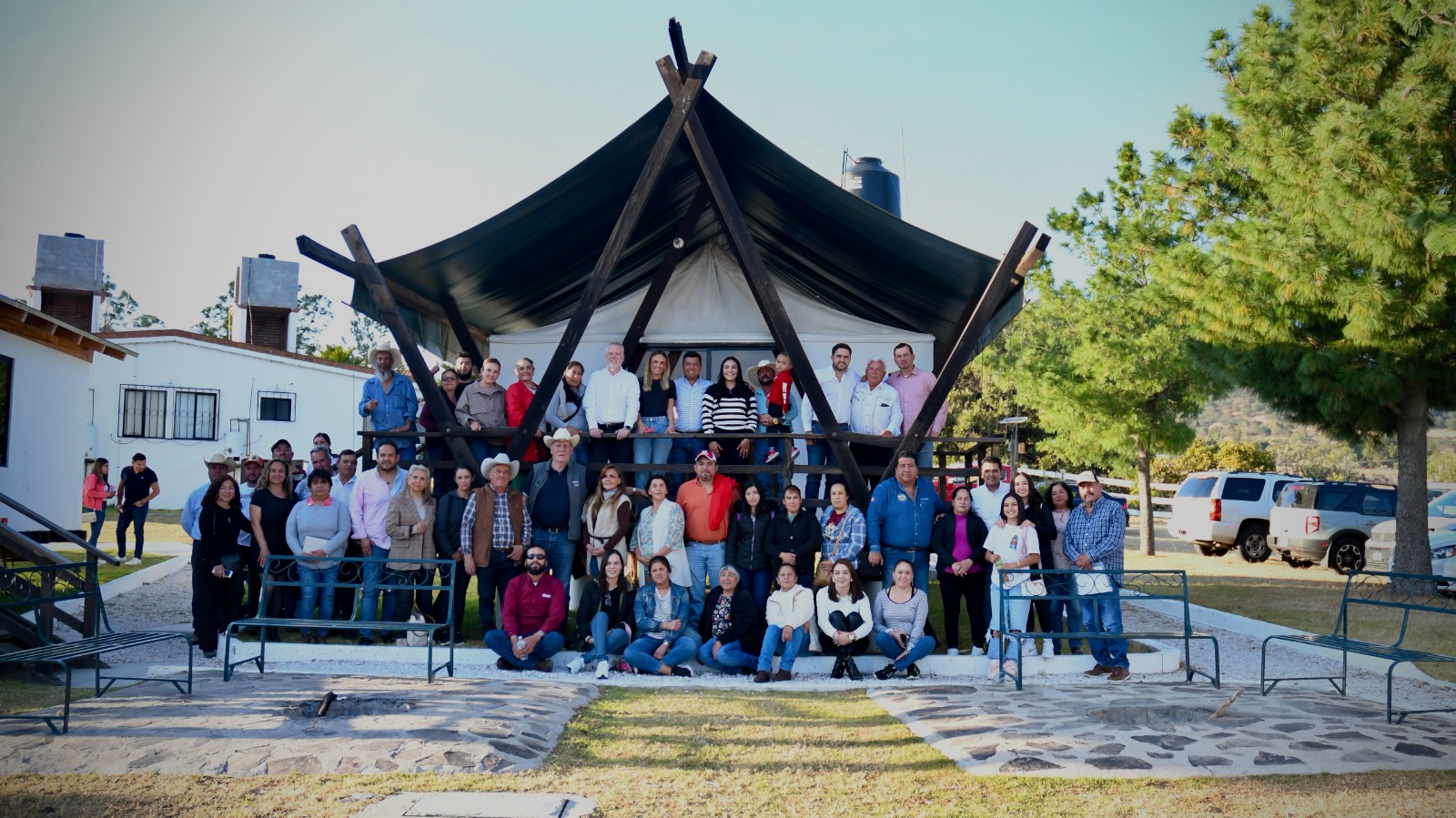 Participa senador Agustín Dorantes en mesa de trabajo por el Turismo en Huimilpan