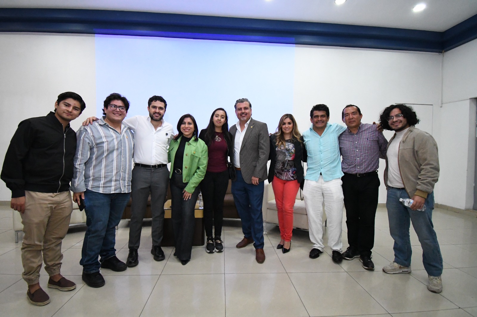 Se reúne senador Agustín Dorantes con jóvenes de la CANACO