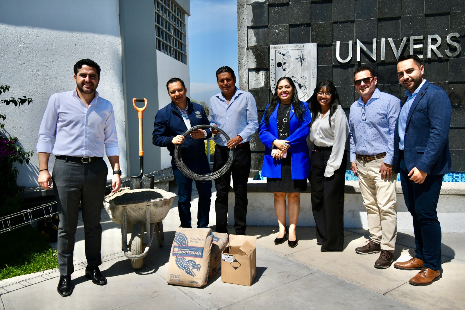Lleva Dorantes apoyo para obras en la UAQ en San Juan del Río
