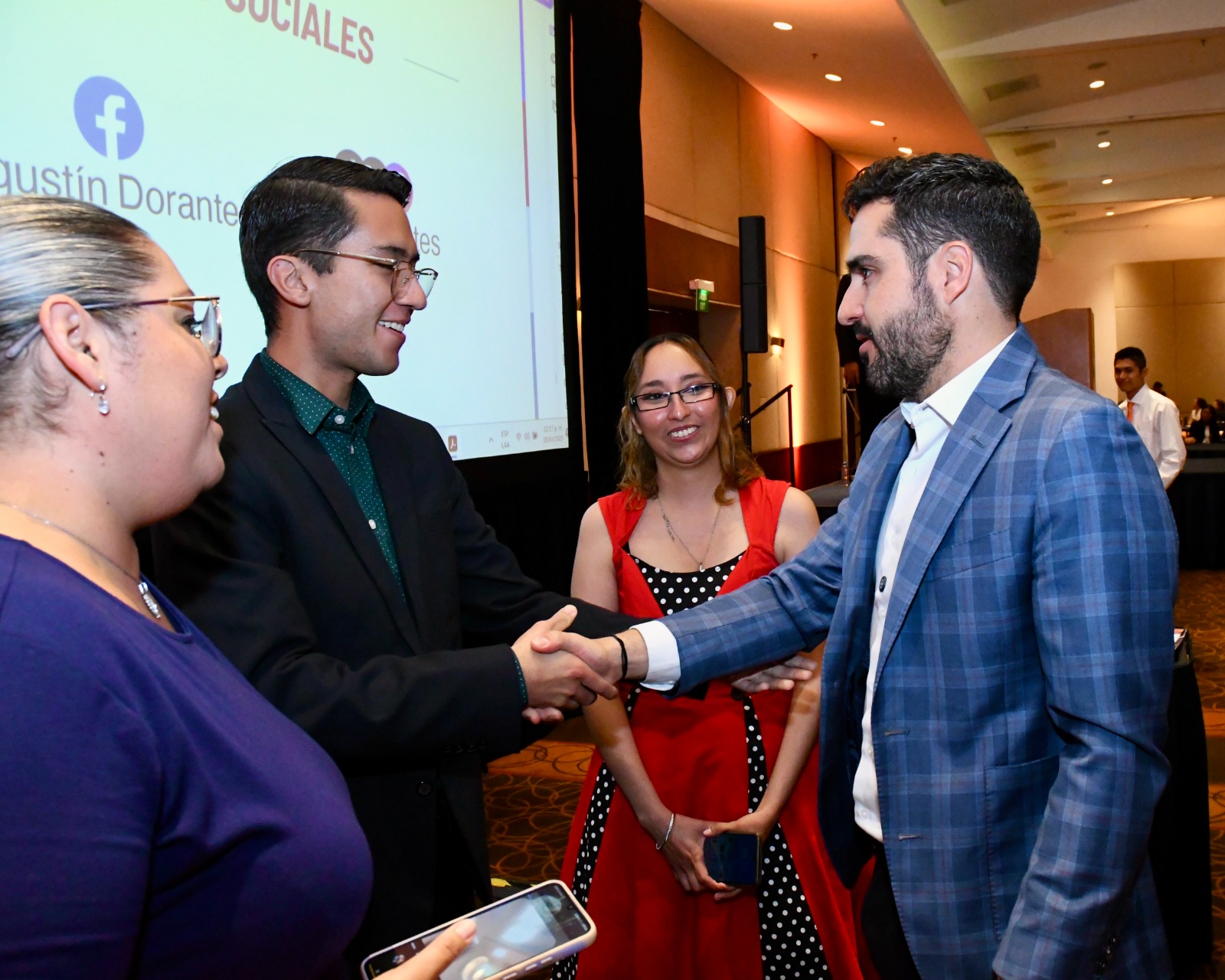 Llama Agustín Dorantes a la juventud a involucrarse en la política