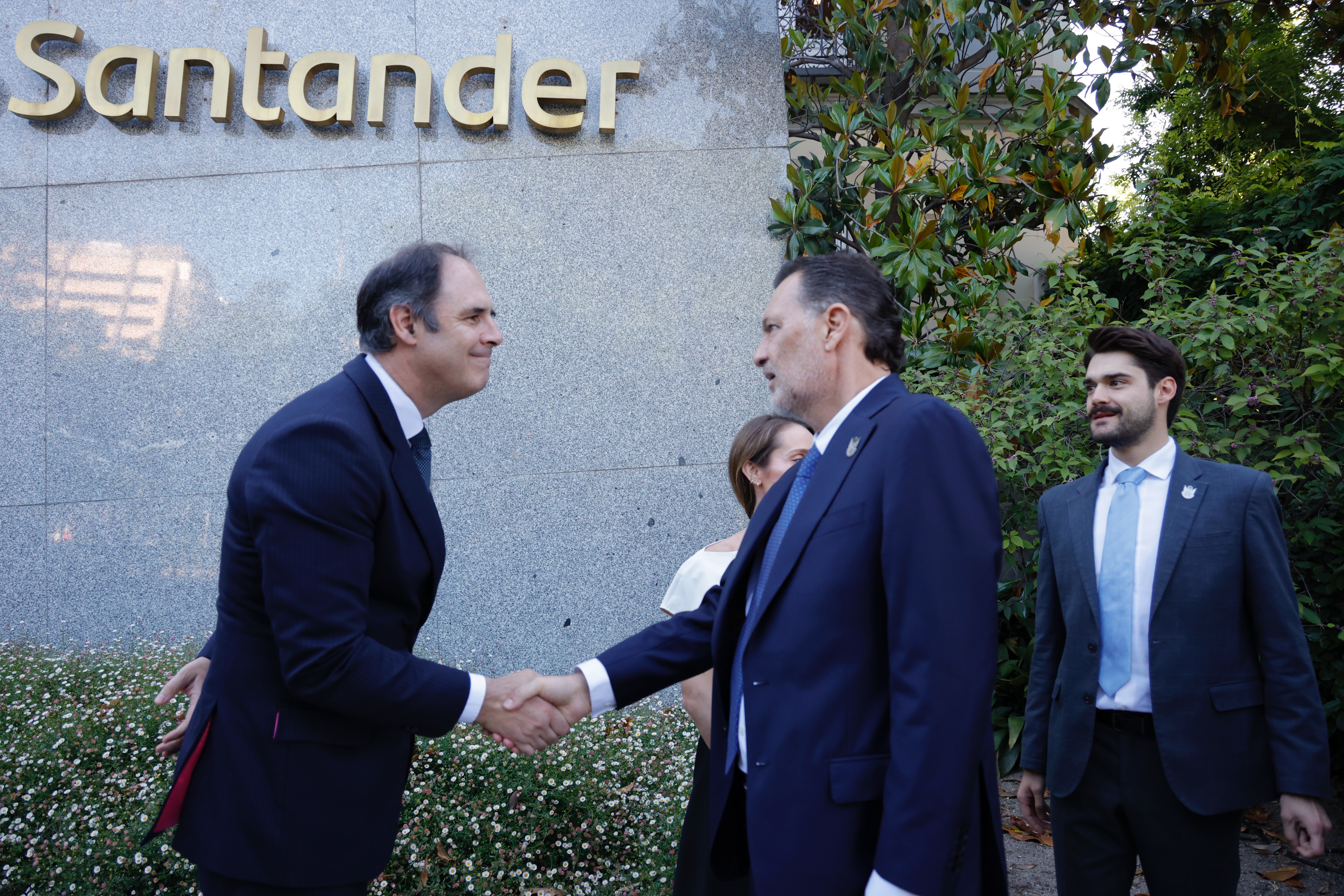 Banco Santander y Querétaro consolidan su compromiso con la innovación, el talento y la expansión global