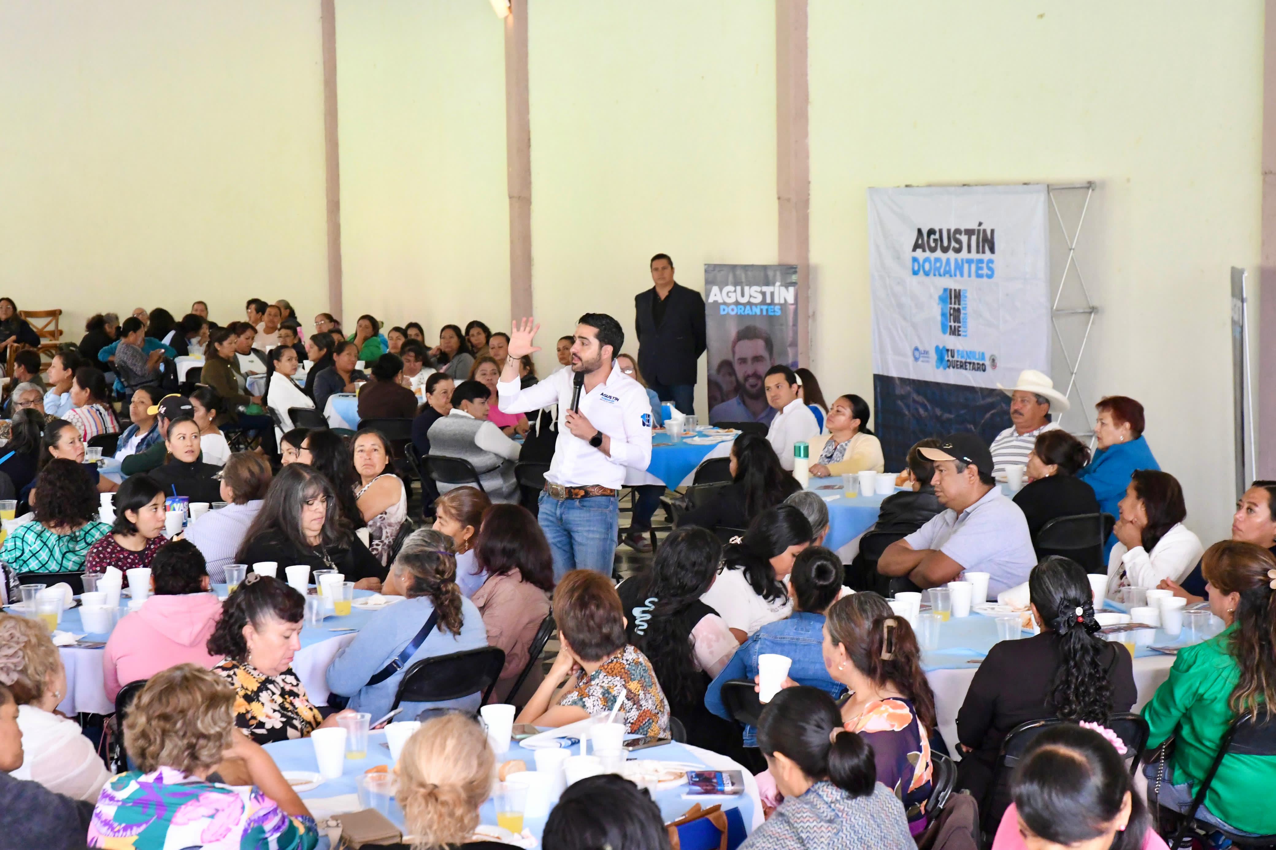 ⁠Se reune Dorantes con mujeres de Tequisquiapan y comerciantes y empresarios de Vizarrón