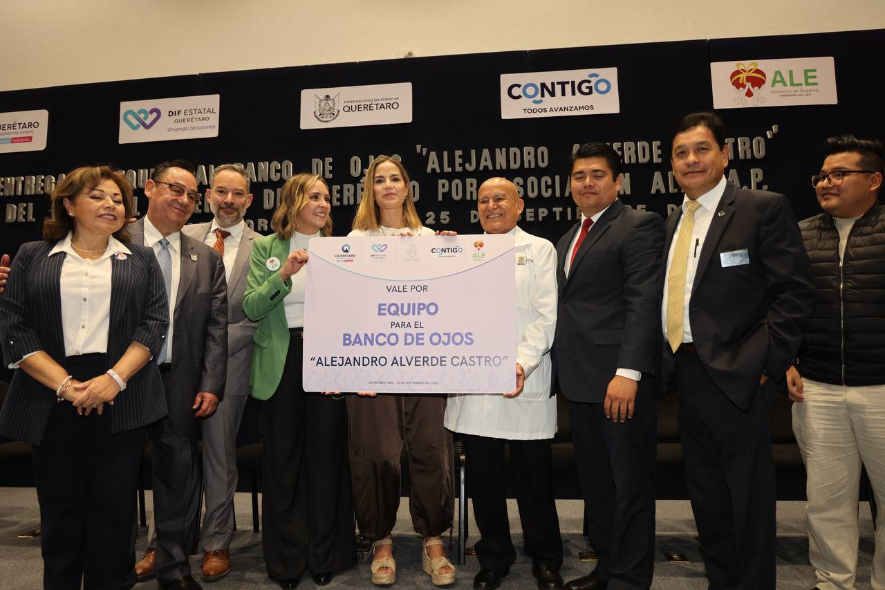 Atestigua Car Herrera la entrega de equipo para el Banco de Ojos Alejandro Alverde Castro