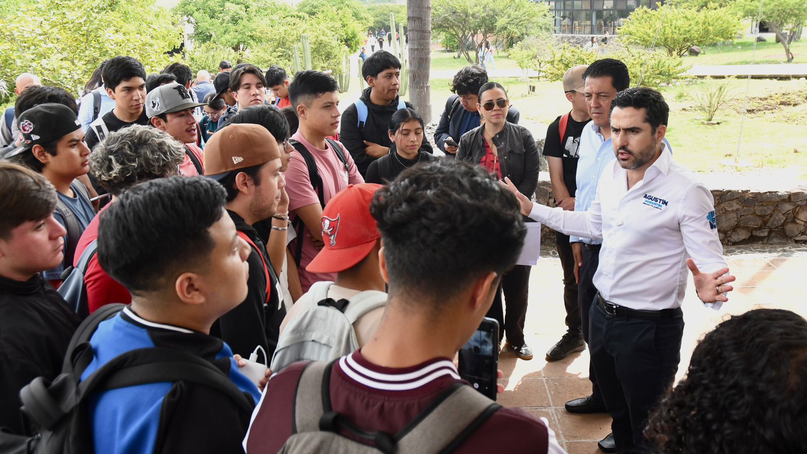 Apoya Agustín Dorantes campaña de registro para Tarifa Unidos en San Juan del Río