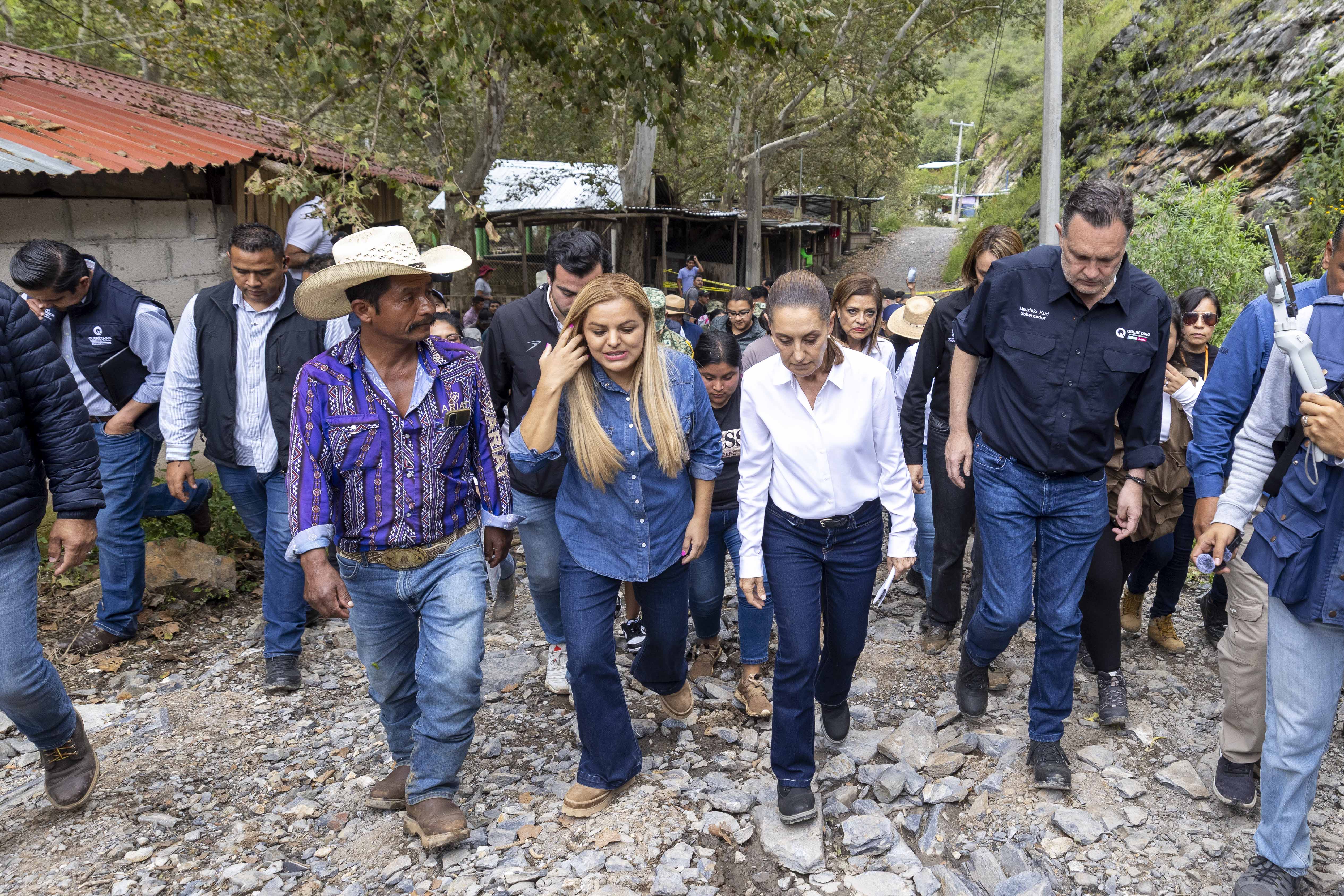 Visita Presidenta Sheinbaum zonas afectadas por lluvias en la Sierra Gorda queretana