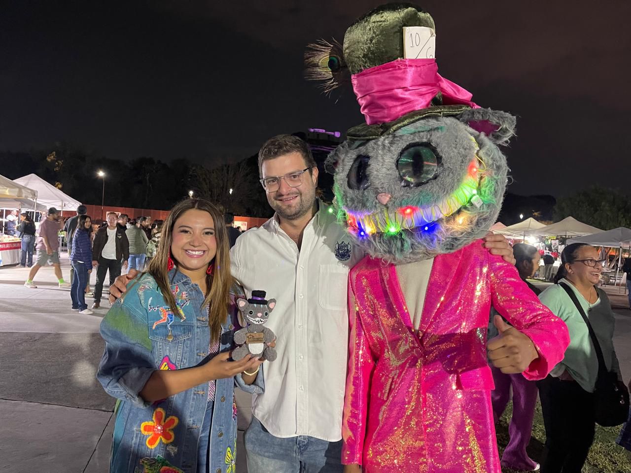 Con gran éxito, arrancó la 1 edición nocturna del bazar “La Bendita Compradera”, Corregidora