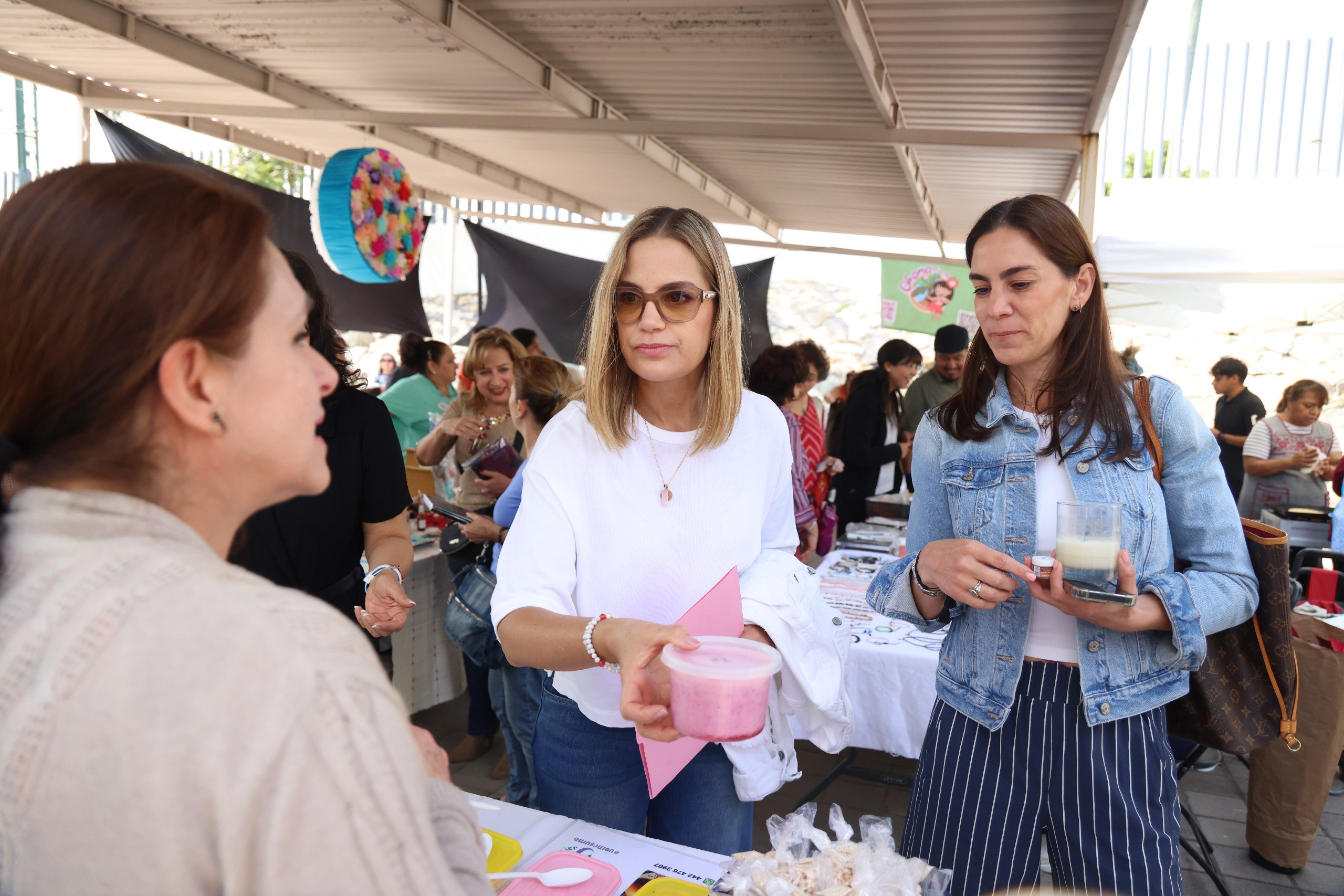 Inauguró Car Herrera la Expo Venta 2025 en la Casa de la Mujer