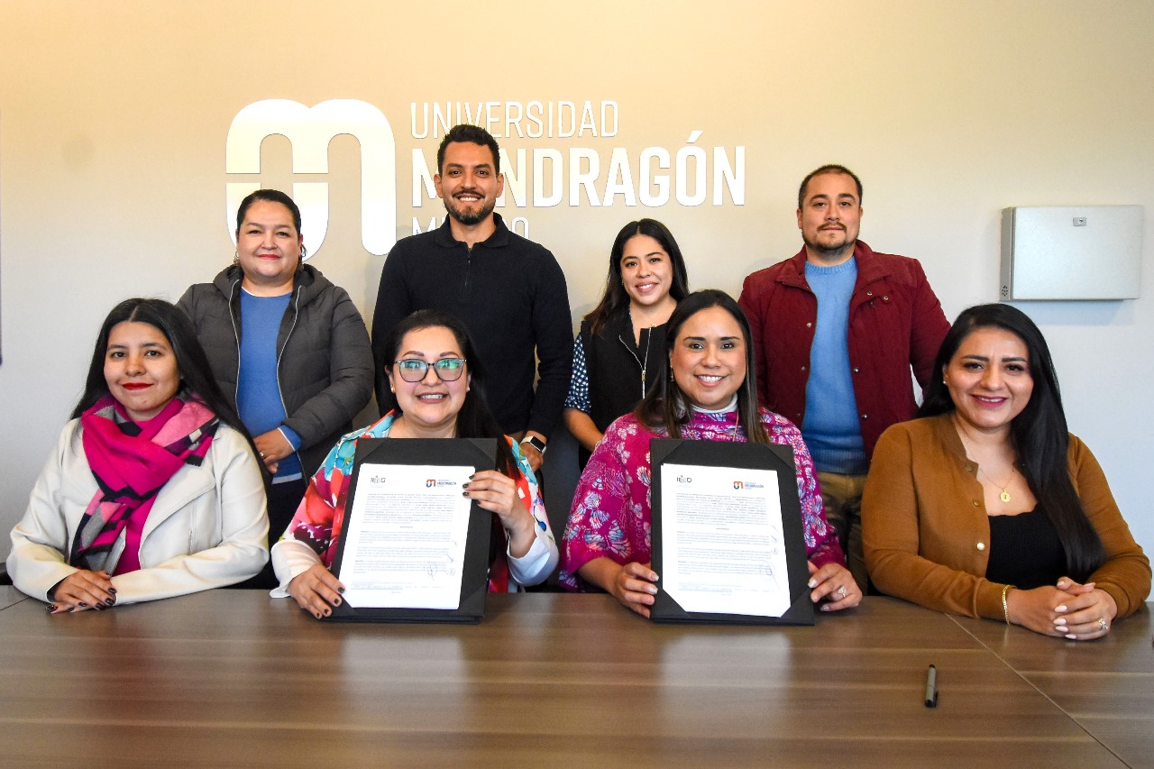 Firman convenio Universidad Mondragón y el IEEQ 