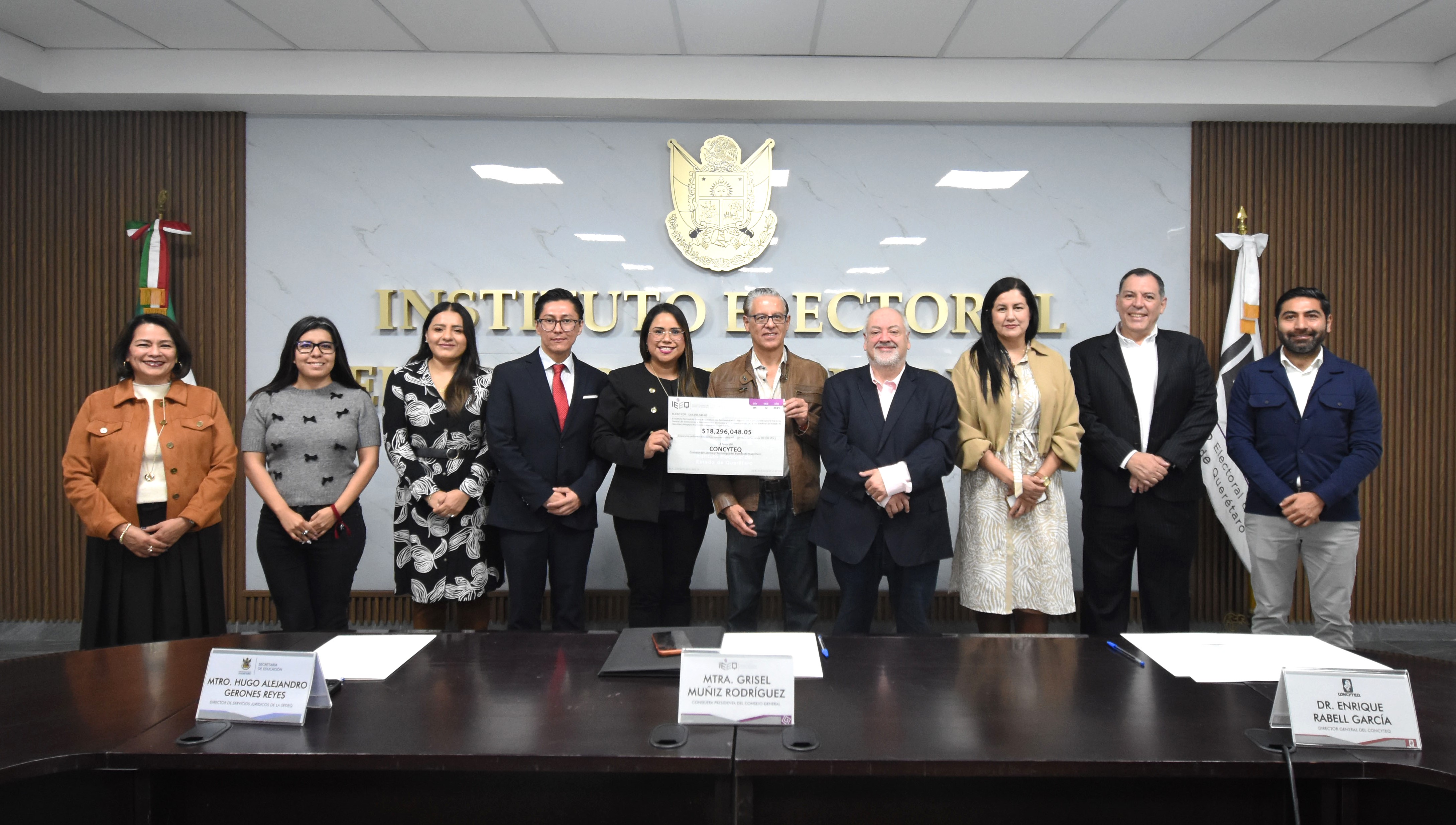 Entrega IEEQ 18.2 millones de pesos al CONCYTEQ