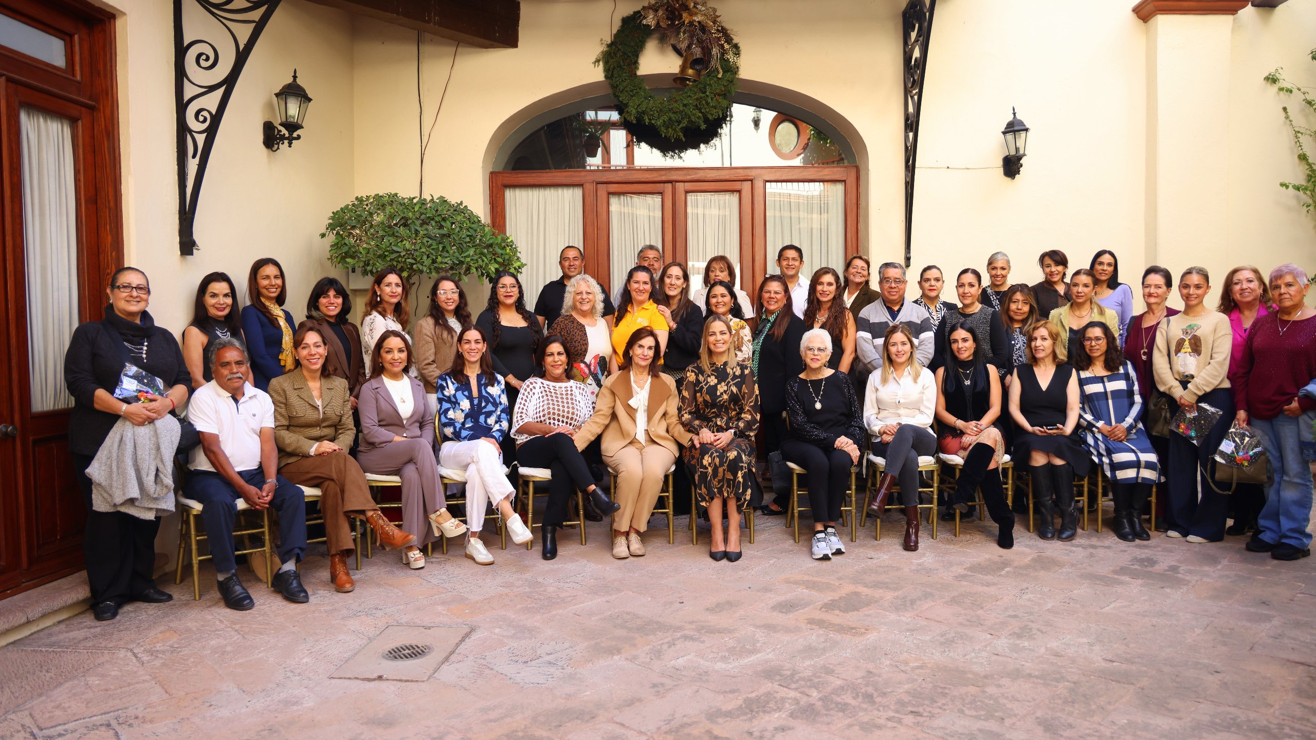 Conmemora Car Herrera, presidenta del SEDIF, el Día Internacional del Voluntariado