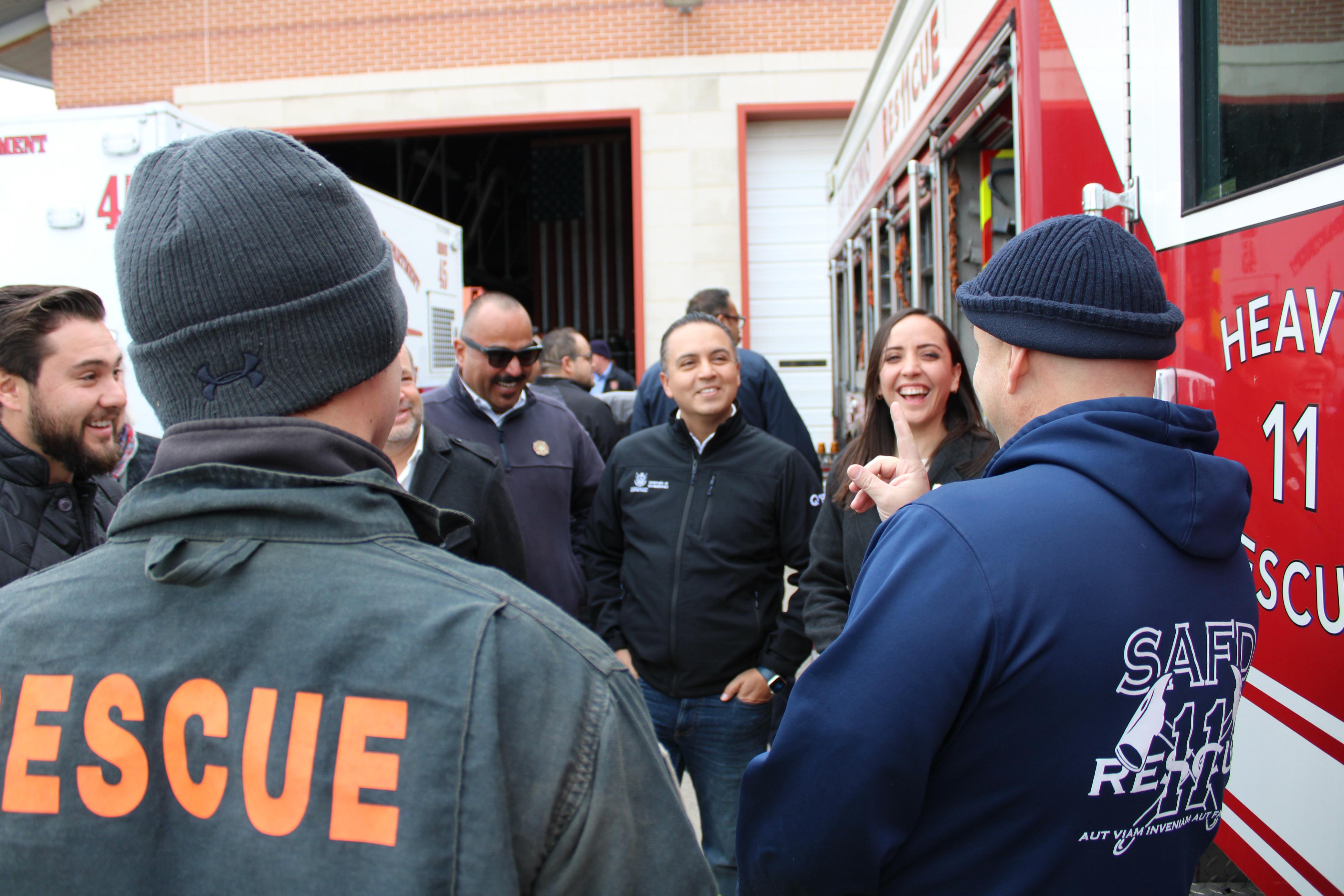 Atestigua Eric Gudiño coordinación internacional entre Bomberos de Querétaro y San Antonio, Texas