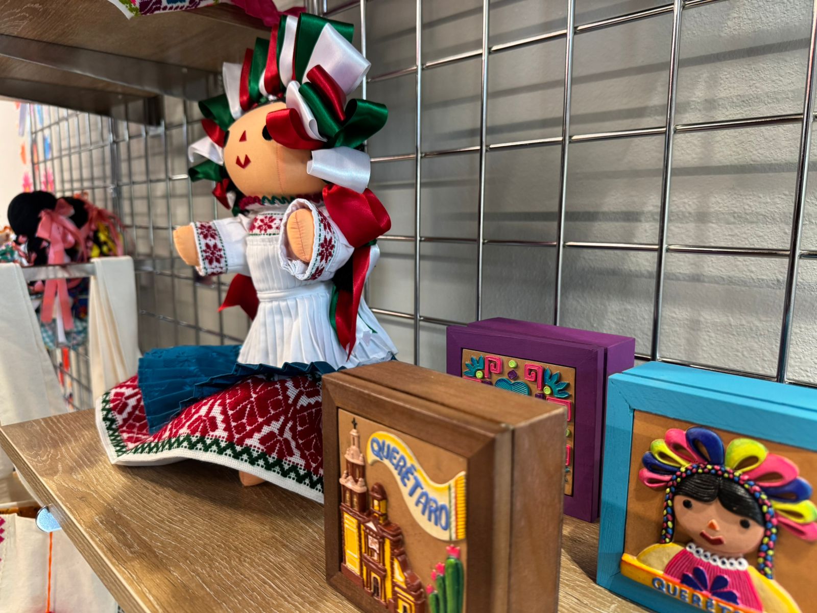 Inaugura López Birlain la tienda Querétaro en Laredo Texas