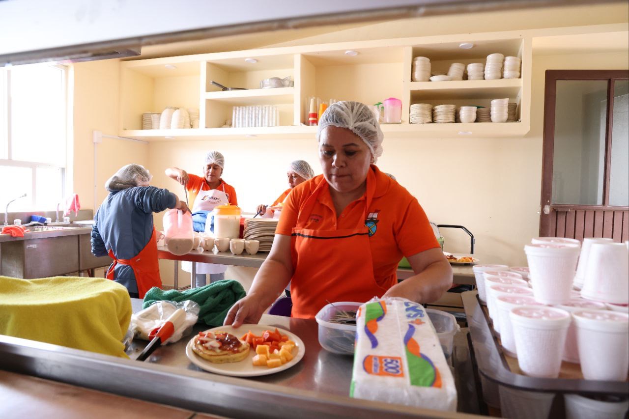 Brindan Clubes del Adulto Mayor atención integral a más de cinco mil personas