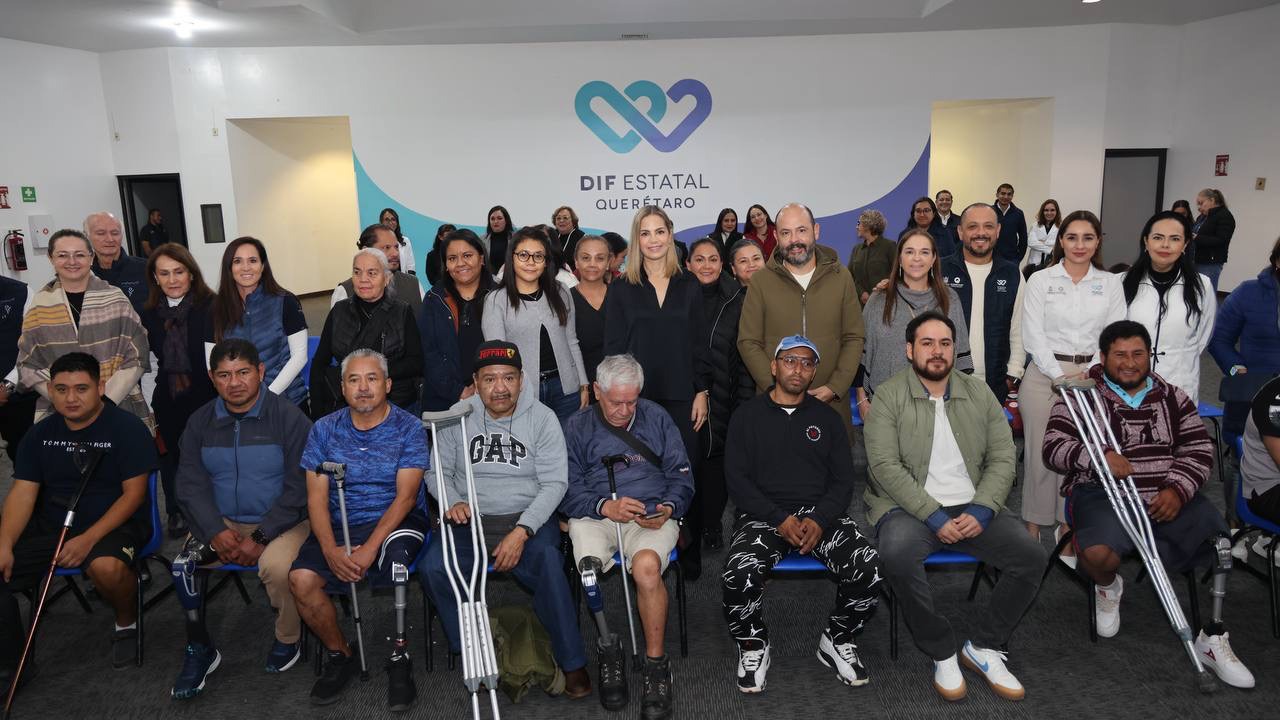 Entregan SEDIF y CRIMAL prótesis para personas con discapacidad 