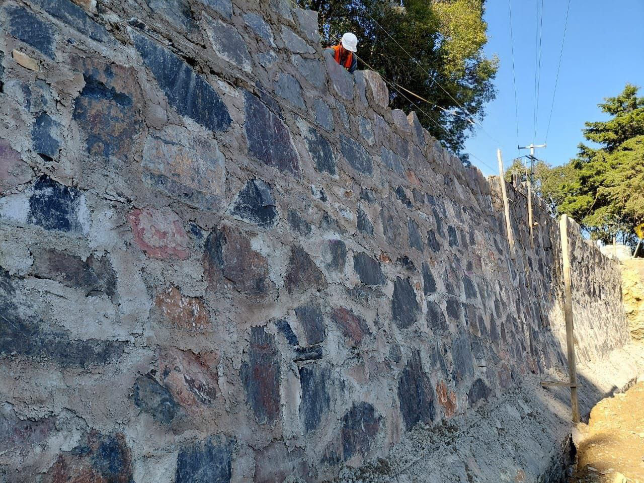 Fortalece CEI conectividad de San Joaquín con rehabilitación de caminos