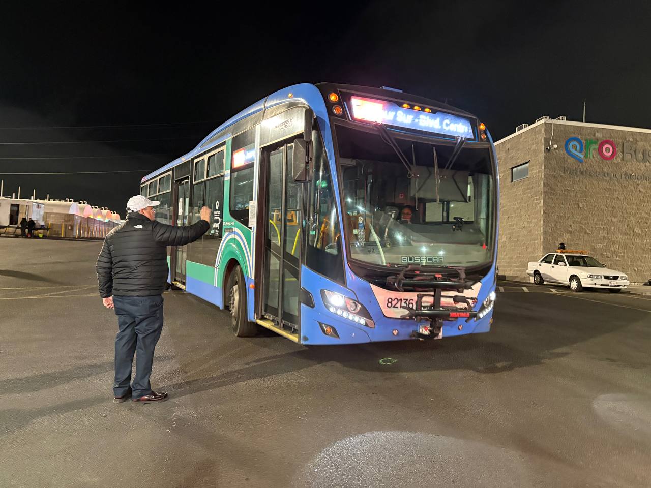 Supervisa titular de AMEQ operación de Qrobus durante regreso a clases