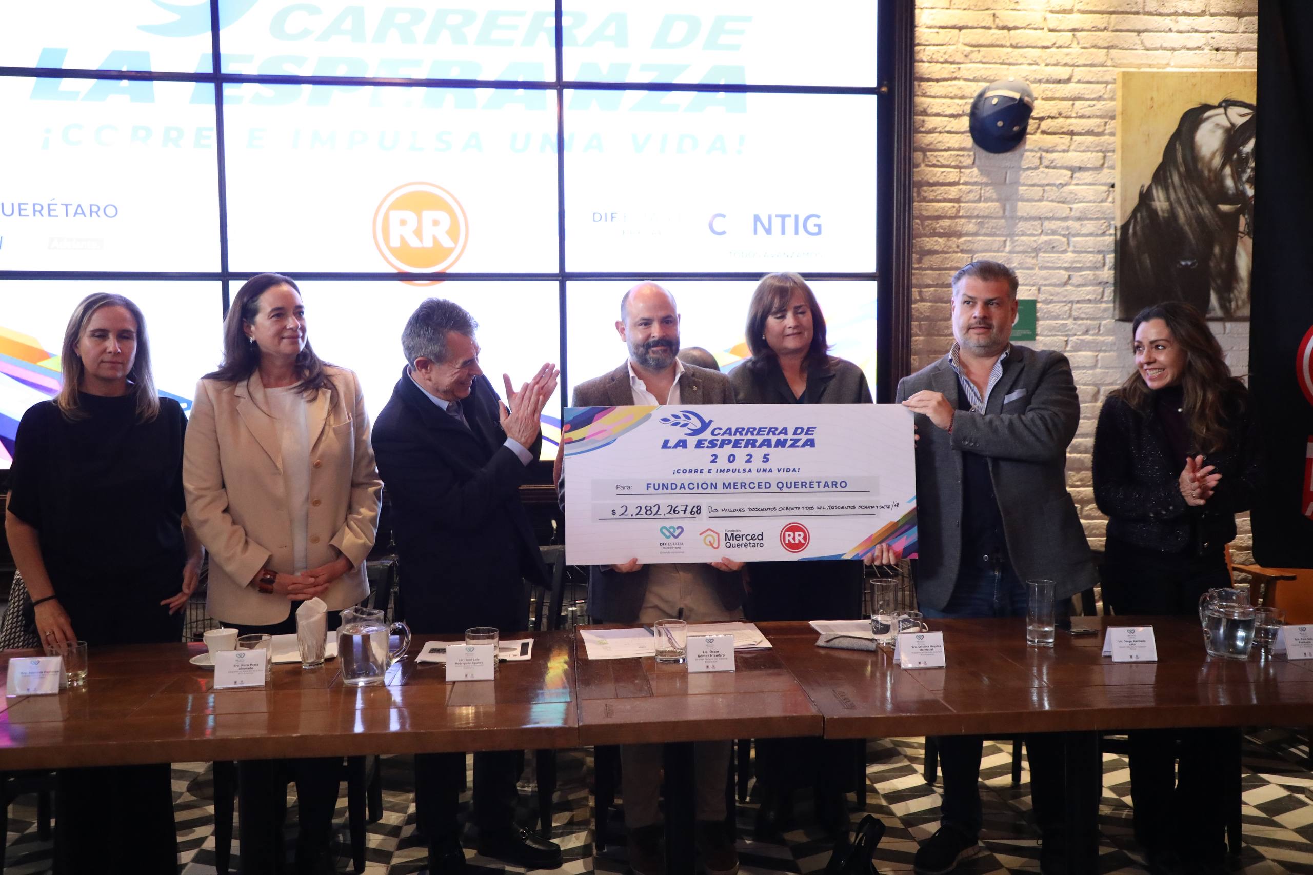 Entrega SEDIF donativo recaudado de la Carrera de la Esperanza