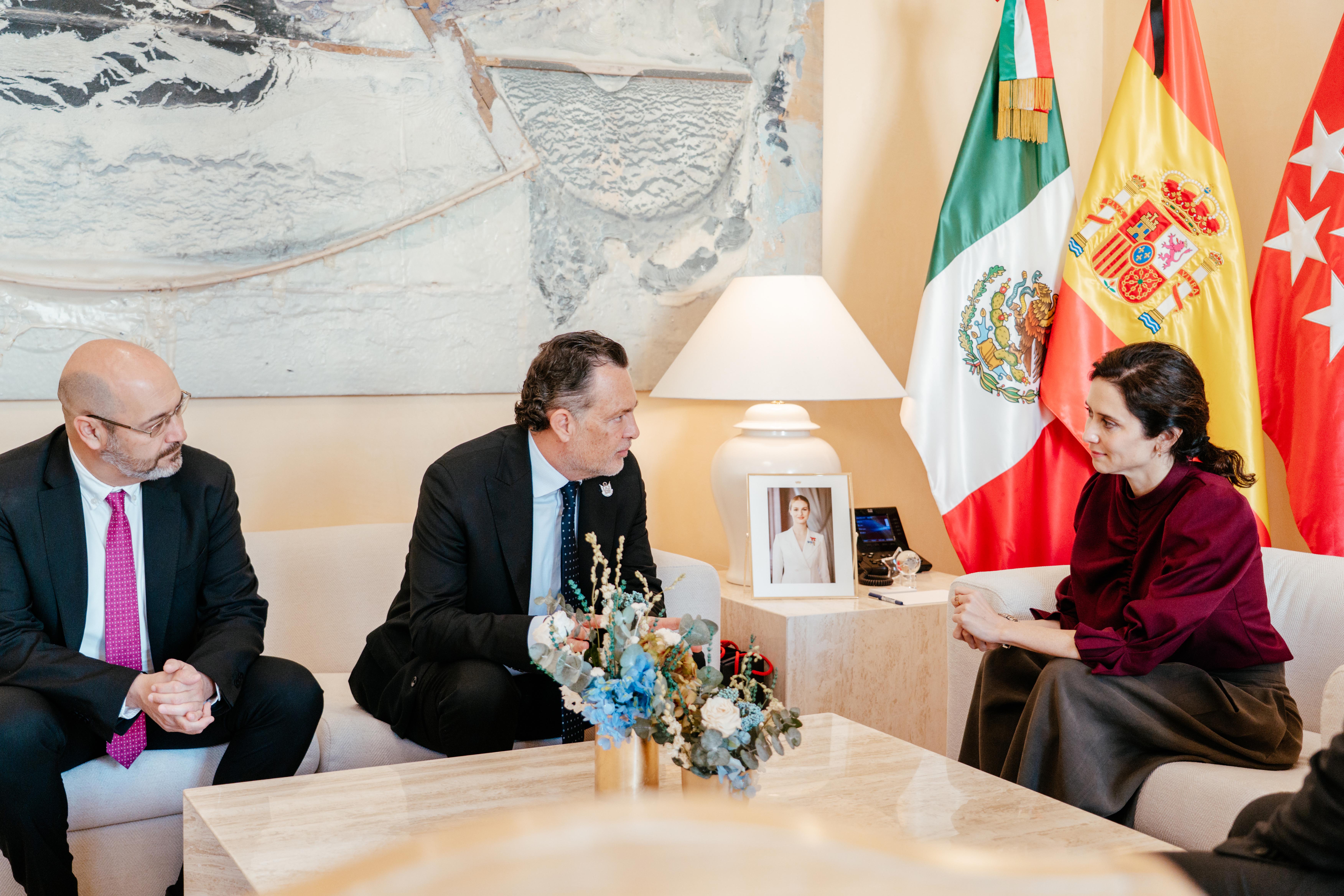 Sostiene Kuri encuentro con la Presidenta de la Comunidad de Madrid