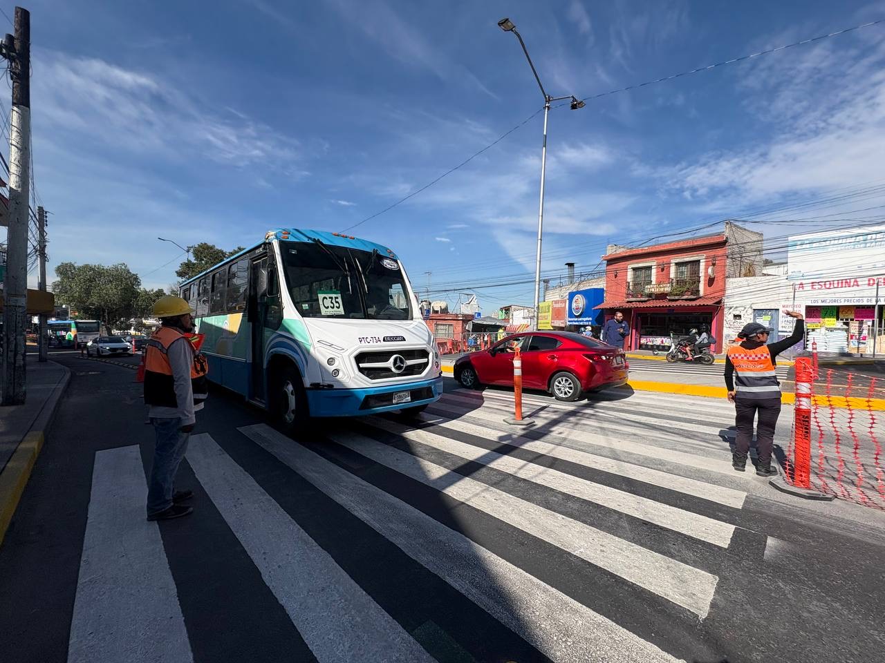 Detectan AMEQ y Waze horarios de mayor carga vehicular en Av. Corregidora Norte