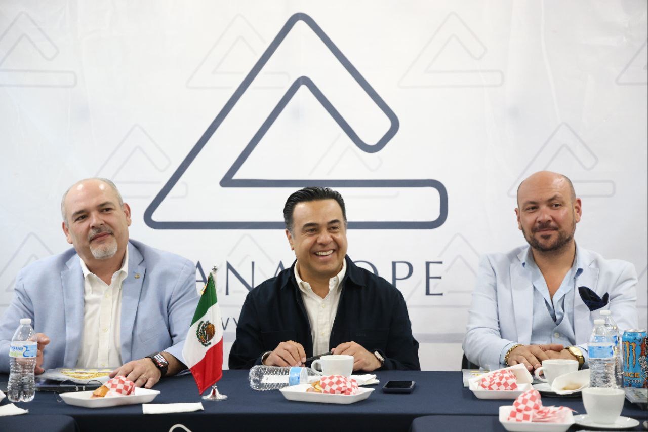 Se reúne Luis Nava con integrantes de CANACOPE