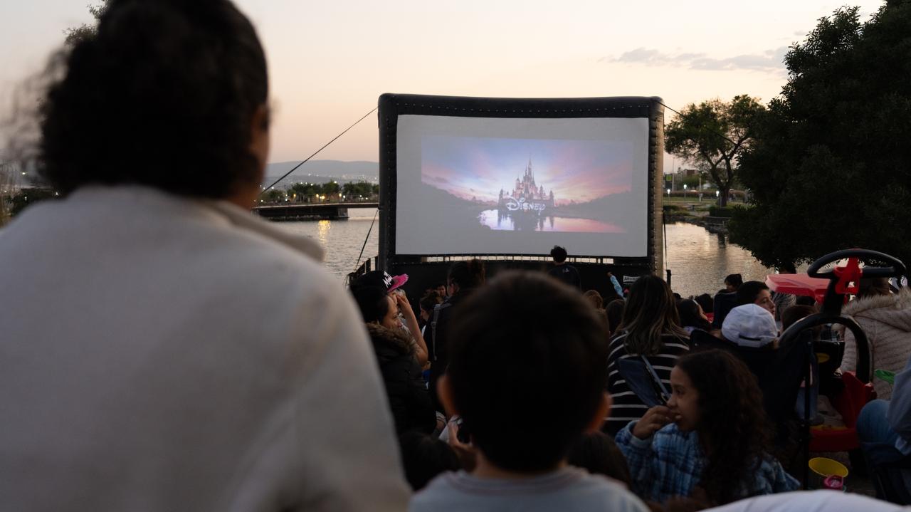 El Marqués fortalece convivencia familiar con programa “Cinejuve en tu Comunidad”