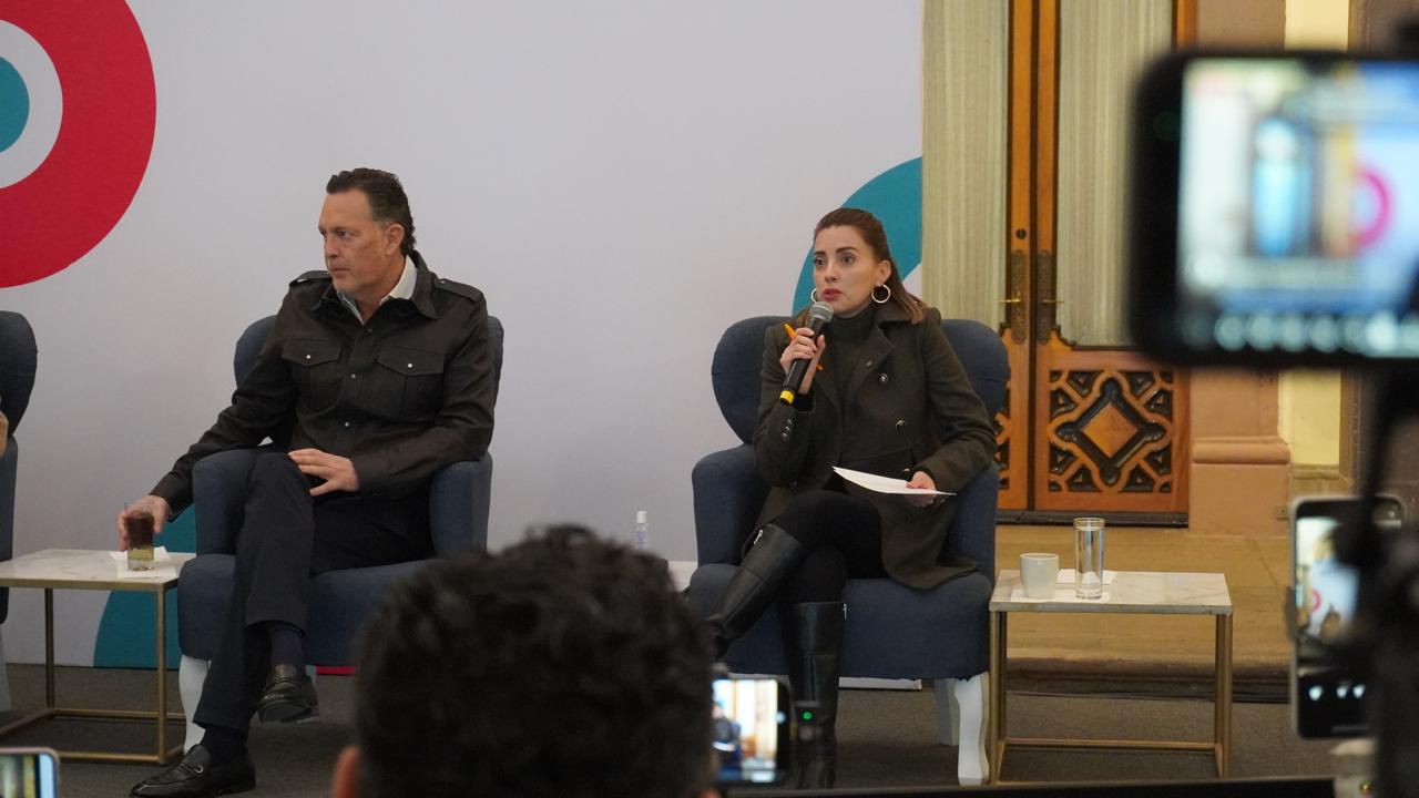 Reitera Laura Aguilar su kurismo