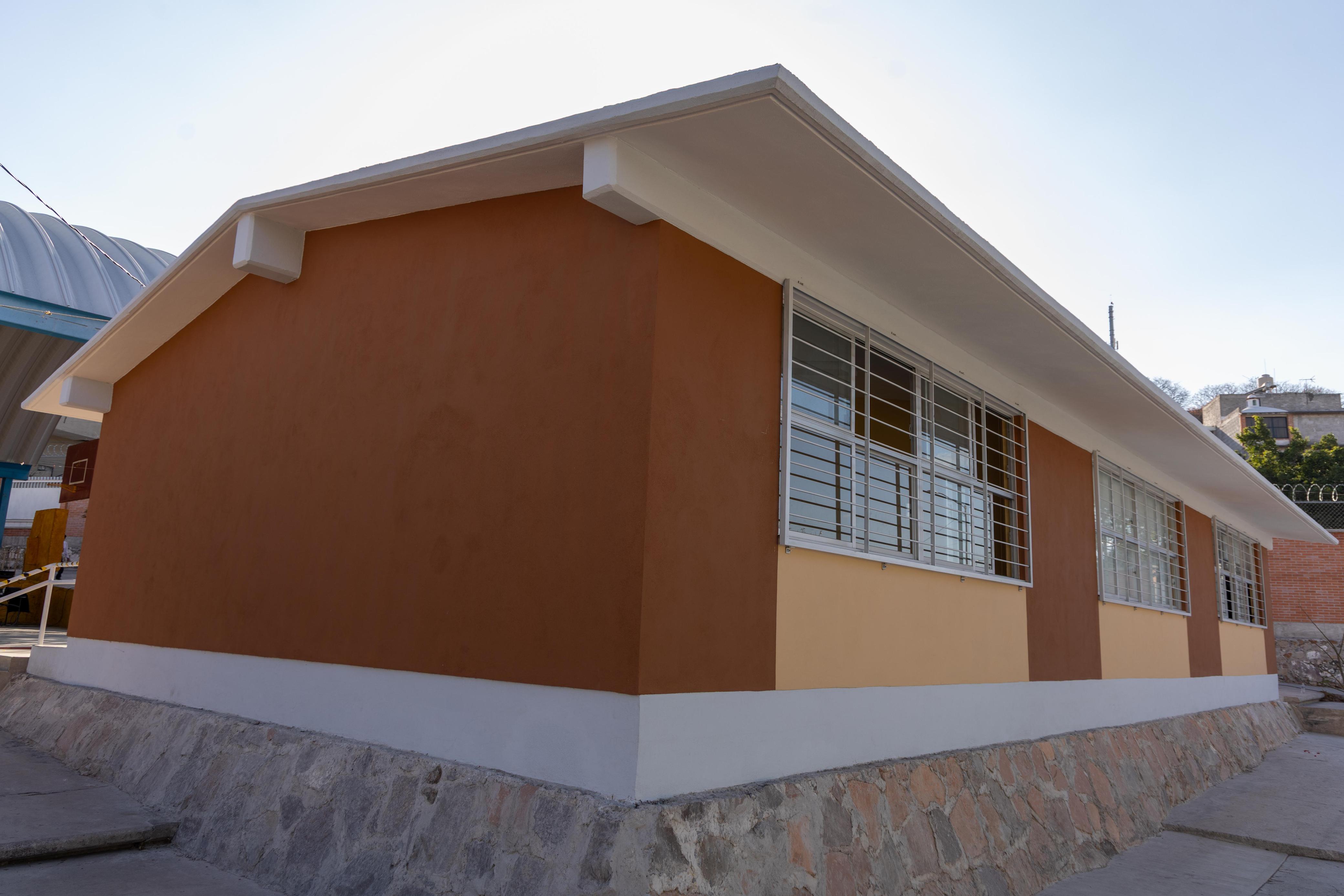 Chepe e IFEQ inauguran nuevas aulas en escuelas de San José de Los Olvera y El Romeral
