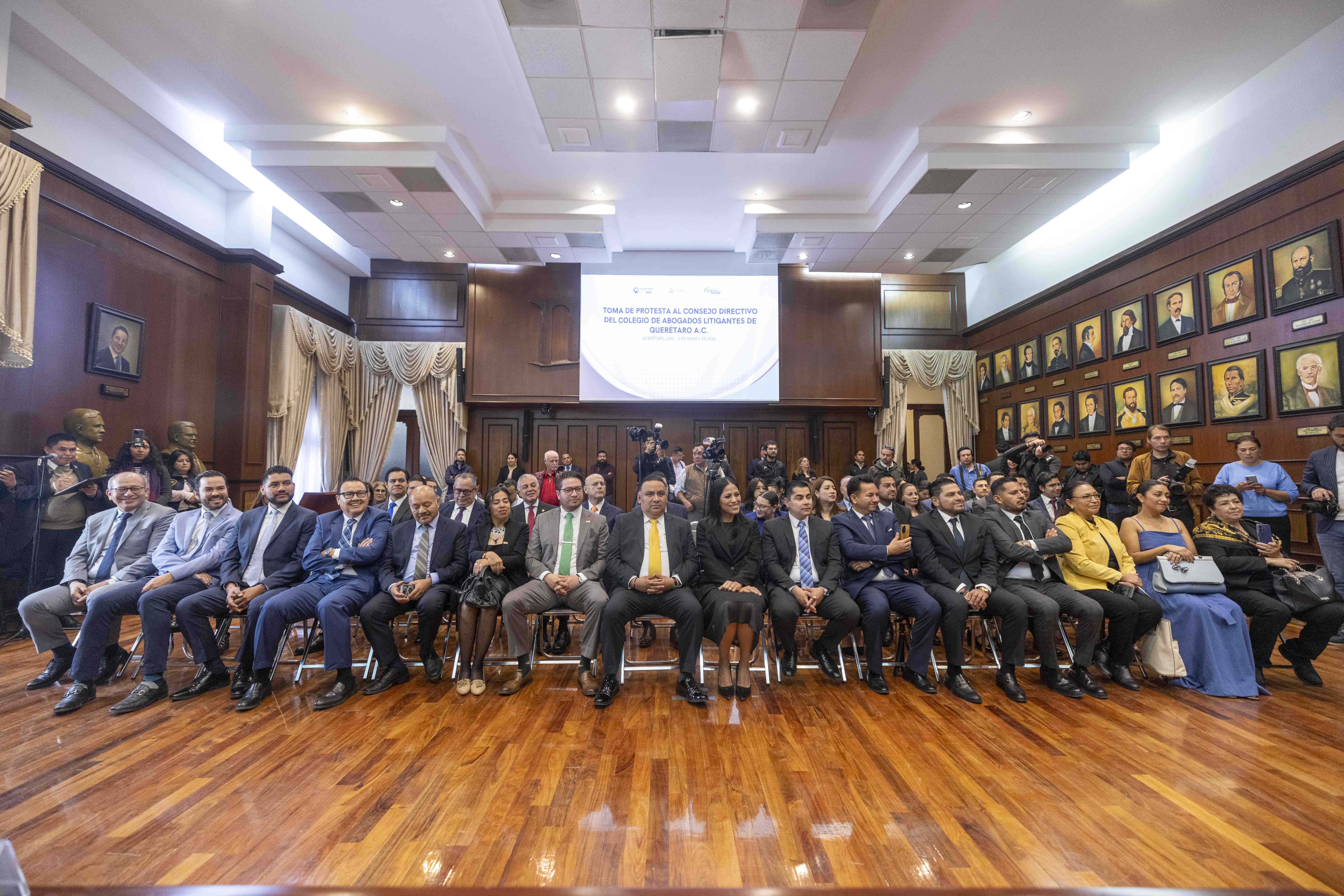 Kuri toma protesta a nuevo Consejo Directivo del Colegio de Abogados Litigantes de Querétaro