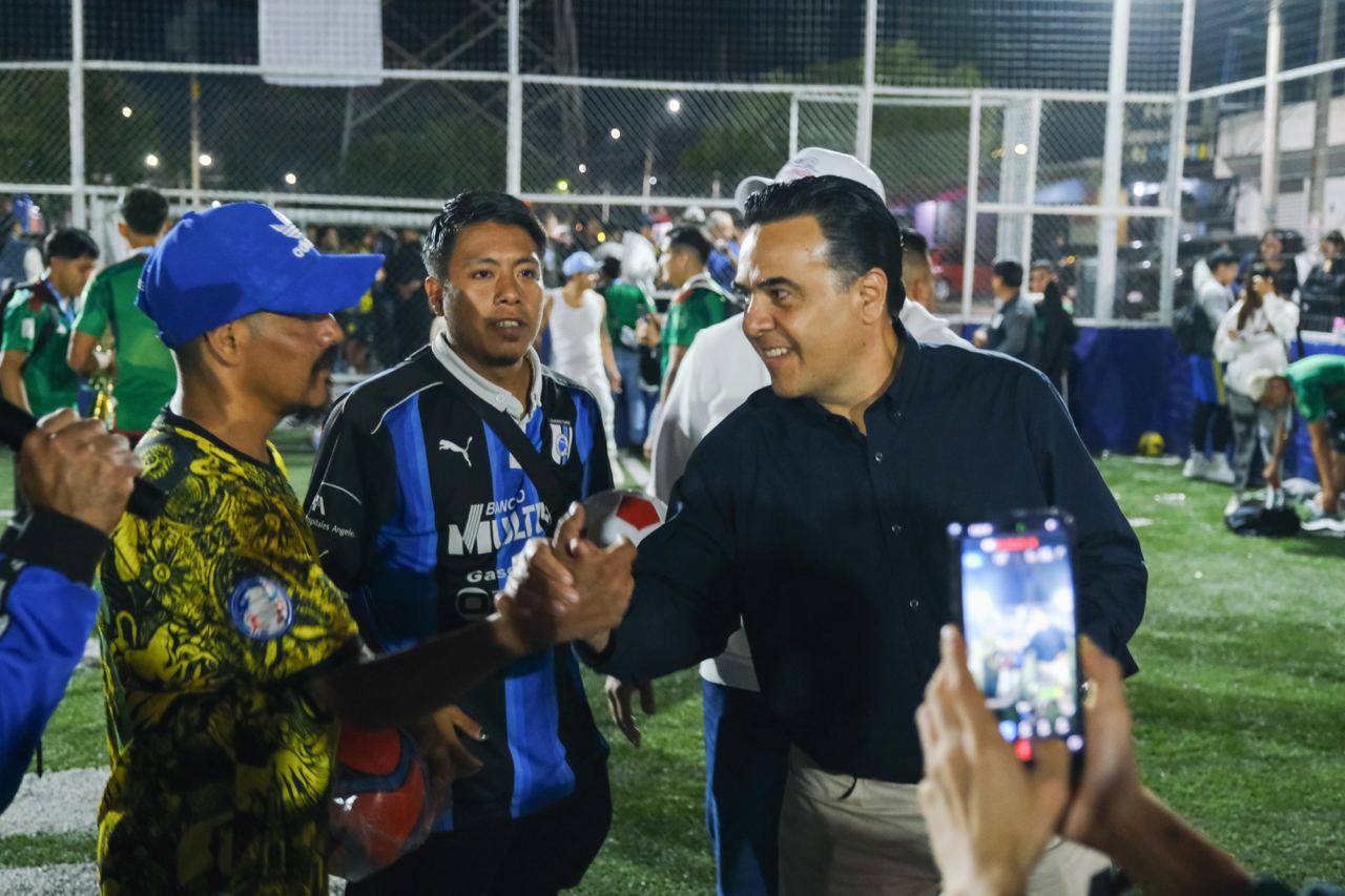 Luis Nava participa en premiación del torneo Talento de Barrio El Gallinero