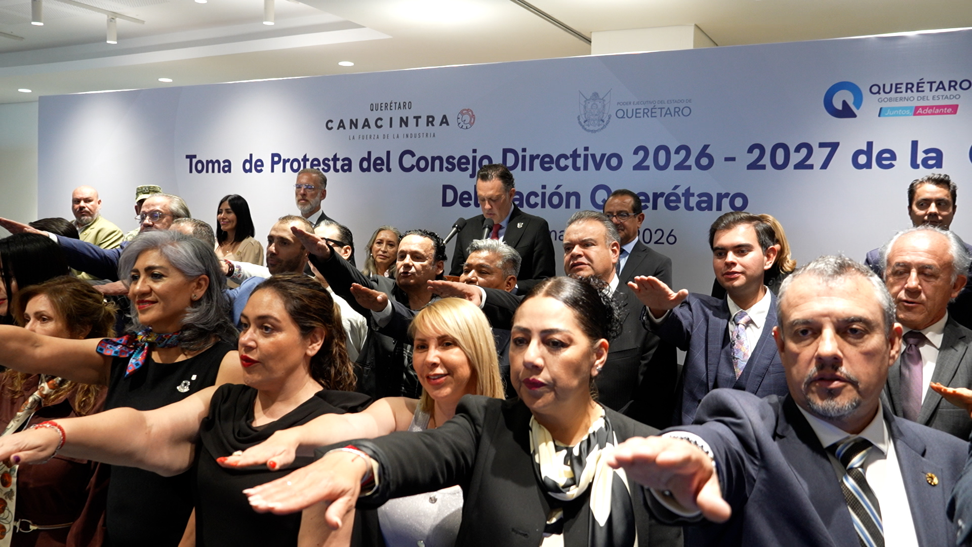 Mauricio Kuri toma protesta al Consejo Directivo de la CANACINTRA Querétaro