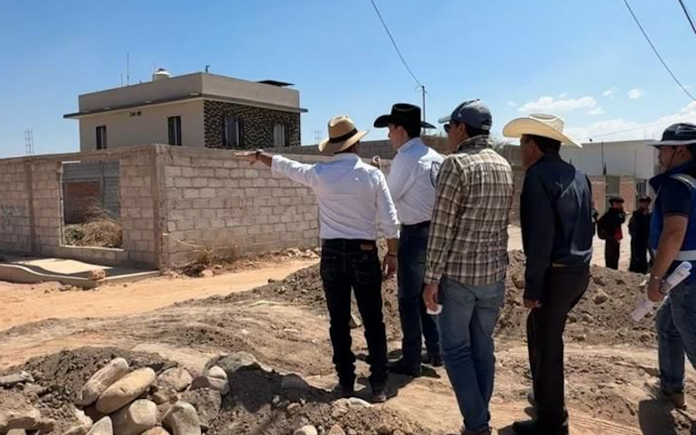 Supervisa alcalde Monsalvo obras de urbanización en El Paraíso y El Colorado