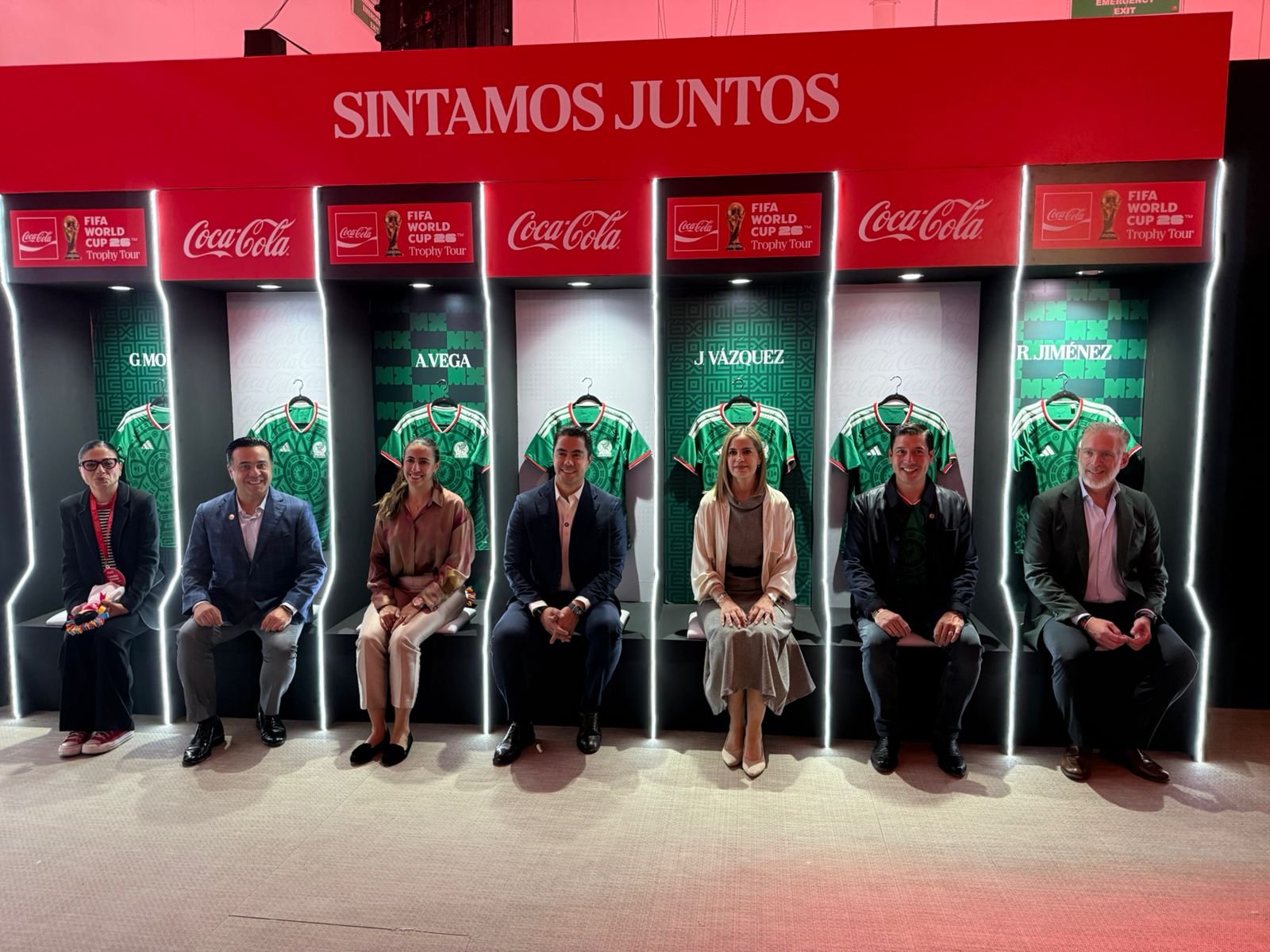 Asiste Felifer a la ceremonia inaugural del trofeo de la Copa Mundial de la FIFA