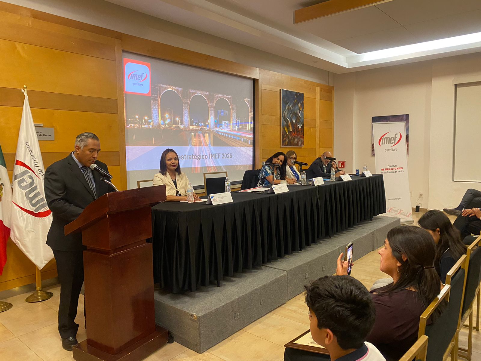 Nombran a Carlos Camacho como nuevo presidente del IMEF Grupo Querétaro