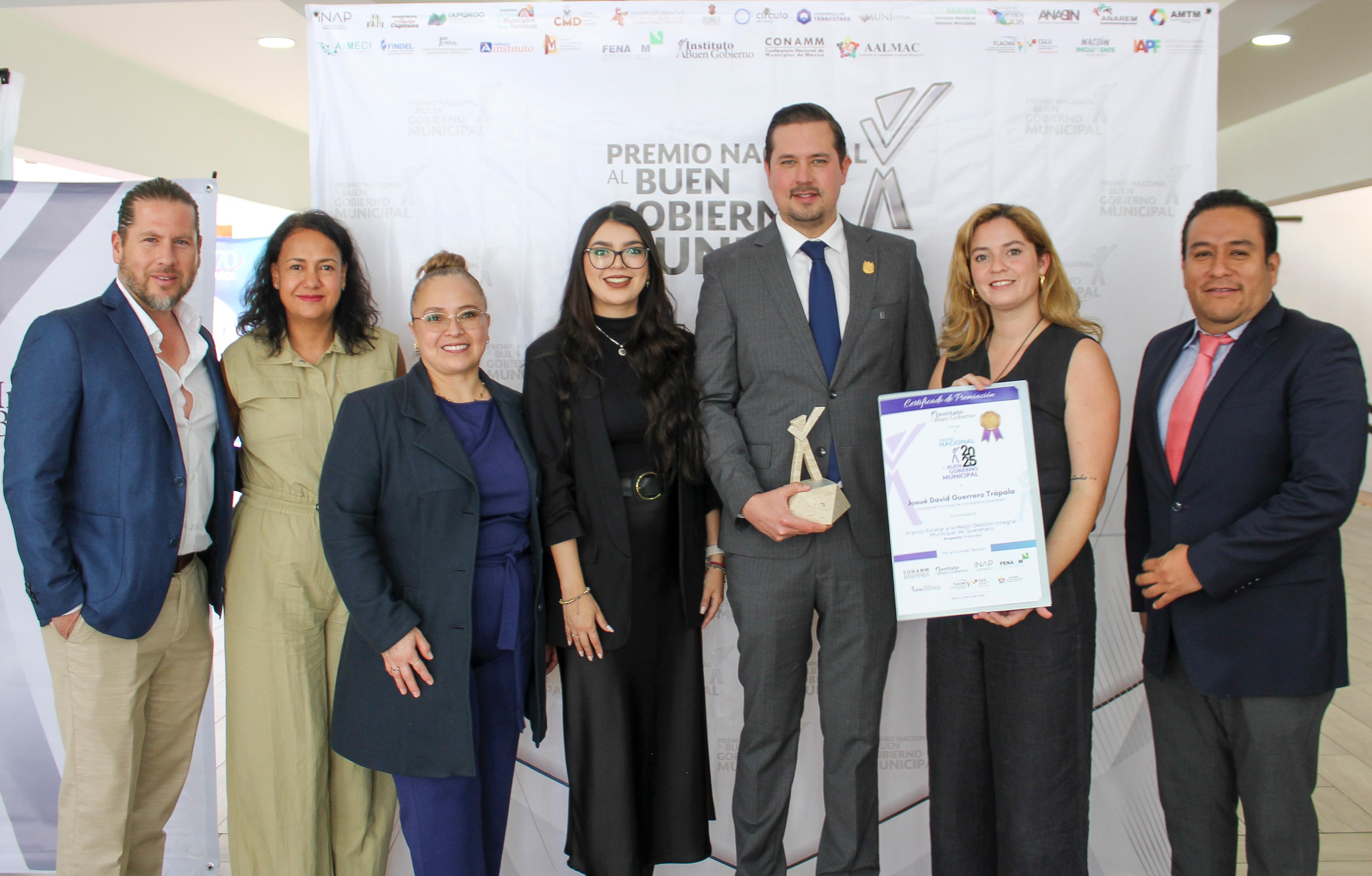 Corregidora recibe premio Estatal a la Mejor Gestión Integral Municipal por Cocina Móvil y Pirámides