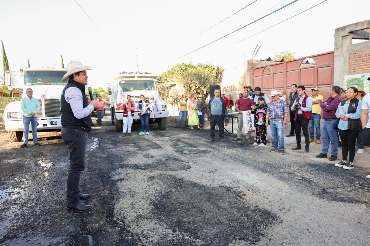Arranca alcalde Nava asfaltado en libramiento de Quintanares, Pedro Escobedo