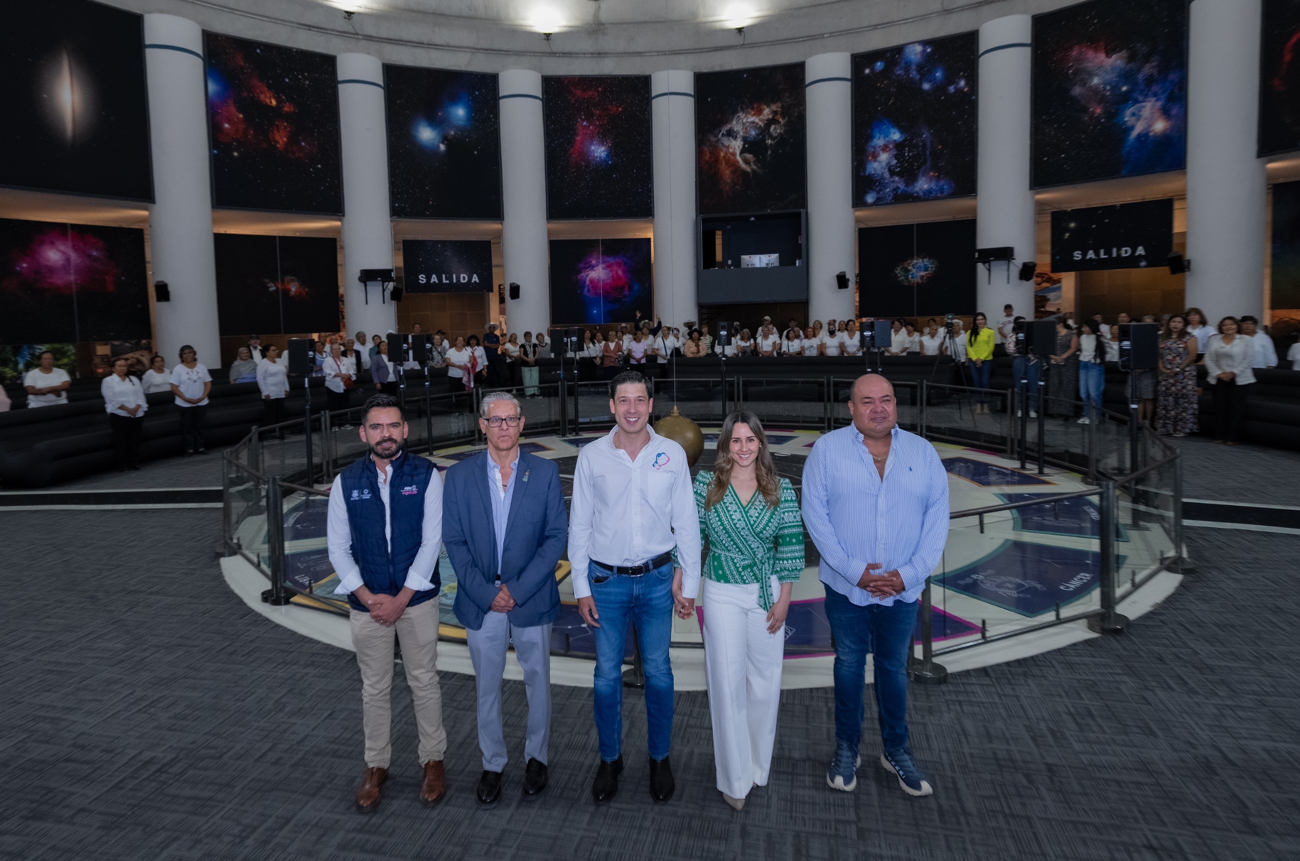 Encabeza alcalde Monsalvo experiencia inmersiva en Planetario para habitantes de El Marqués