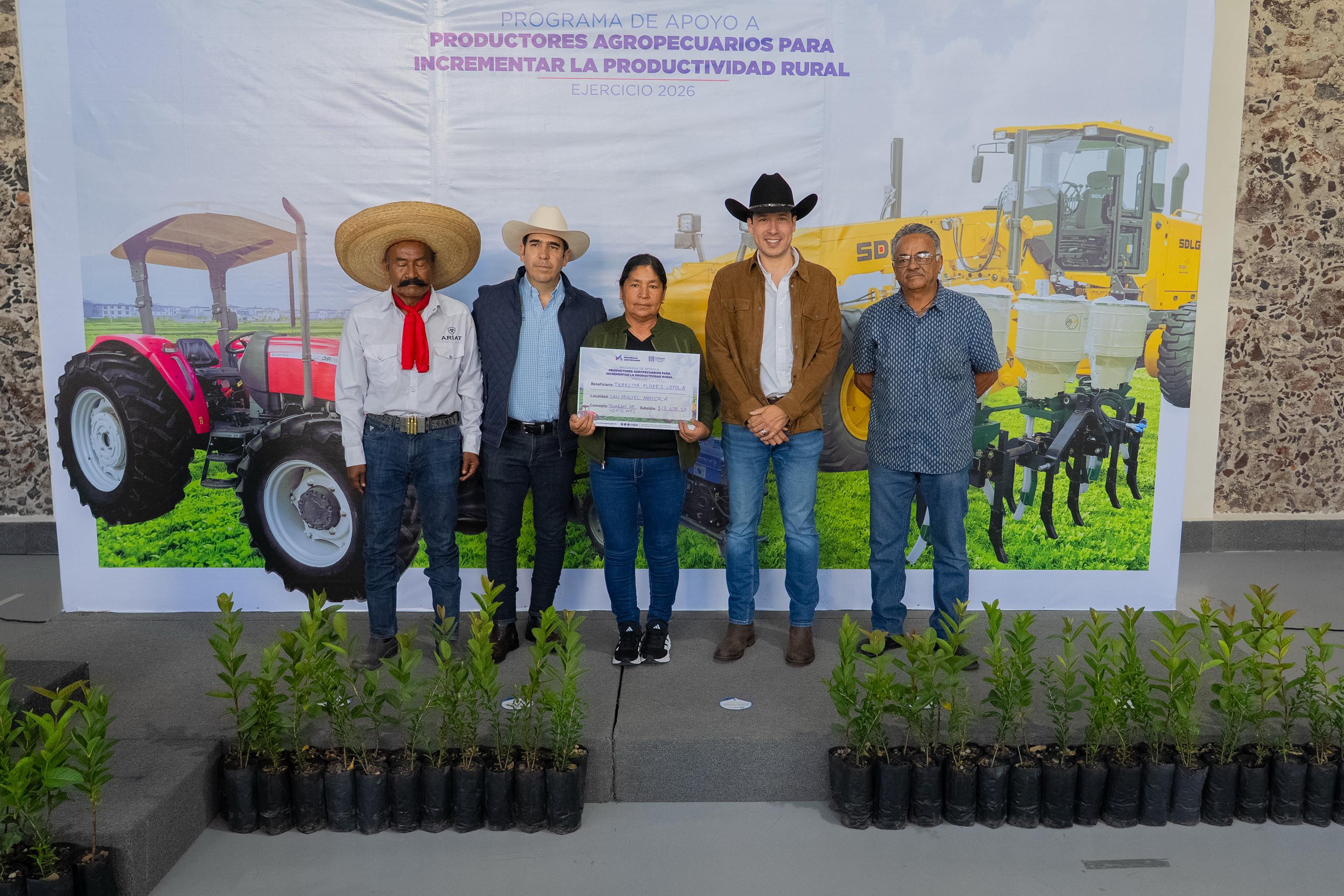 Alcalde Monsalvo fortalece al campo con entrega de apoyos a 159 productores marquesinos