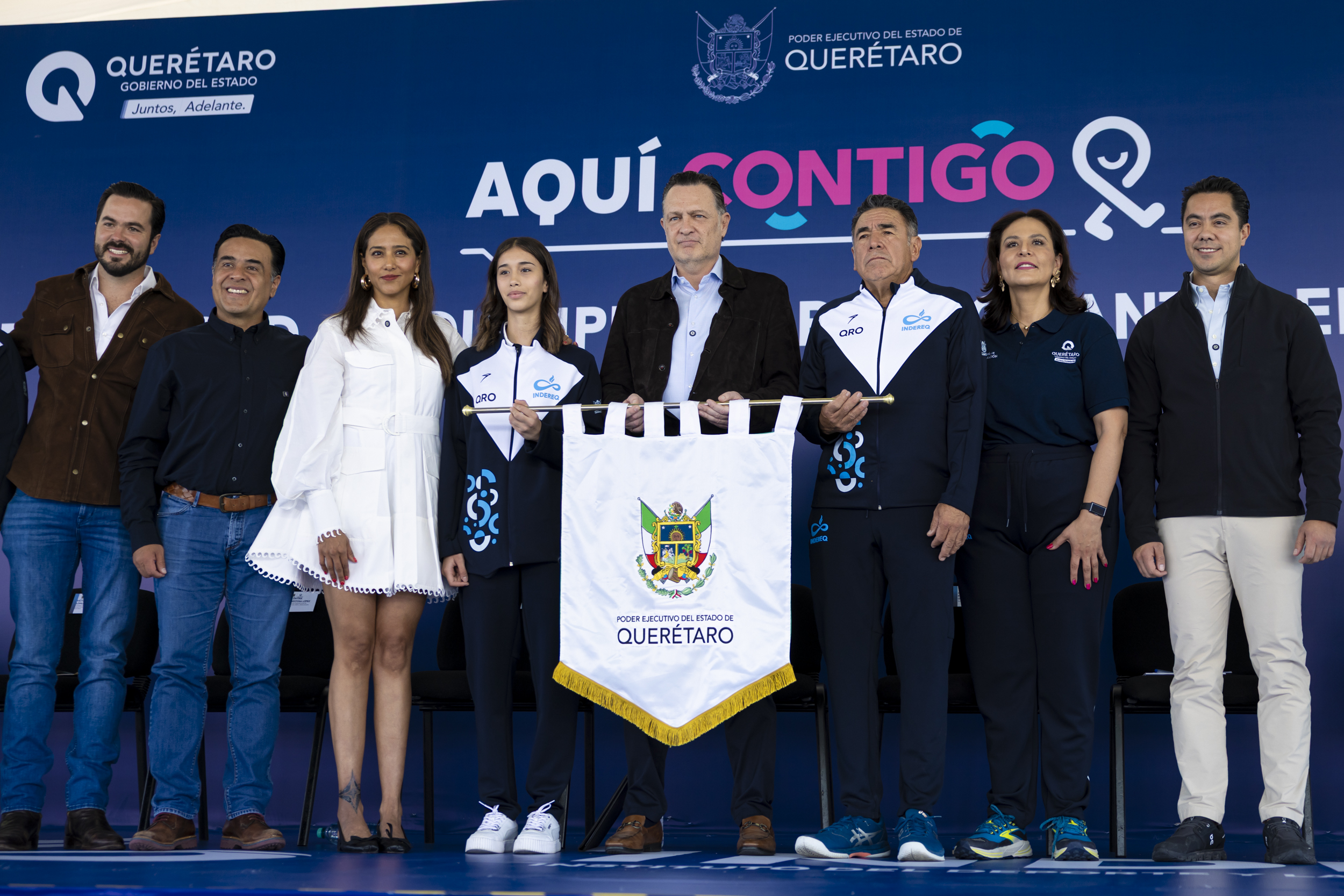 Abandera Gobernador a delegación queretana rumbo a la Olimpiada Nacional CONADE 2026