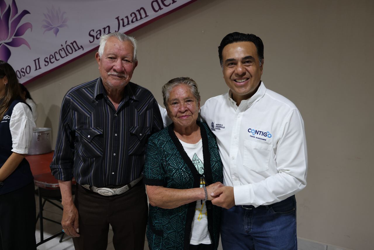Visita Luis Nava grupo del adulto mayor en San Juan del Río