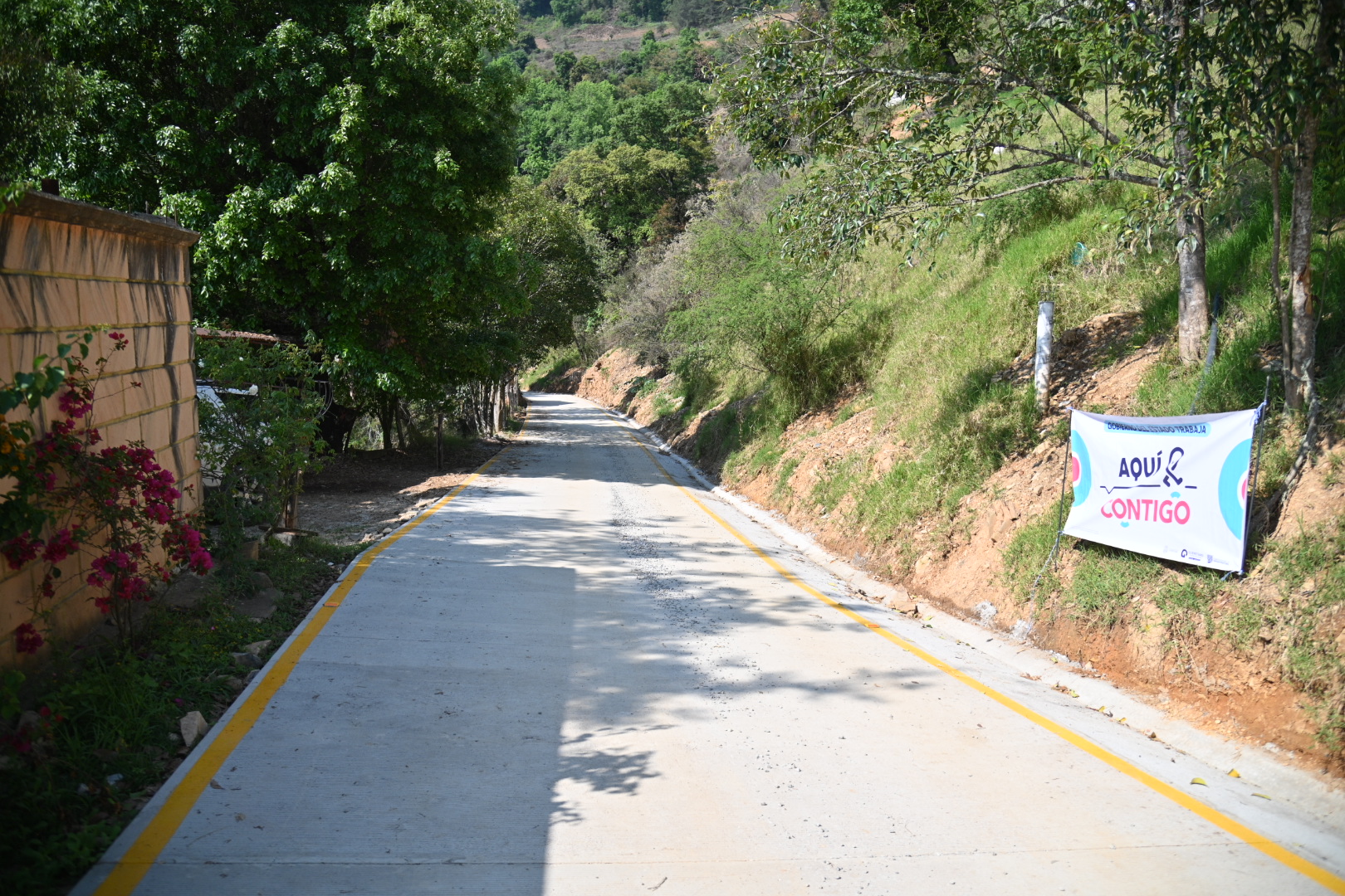 Titular de la CEI constata obras de reconstrucción de caminos en Pinal de Amoles