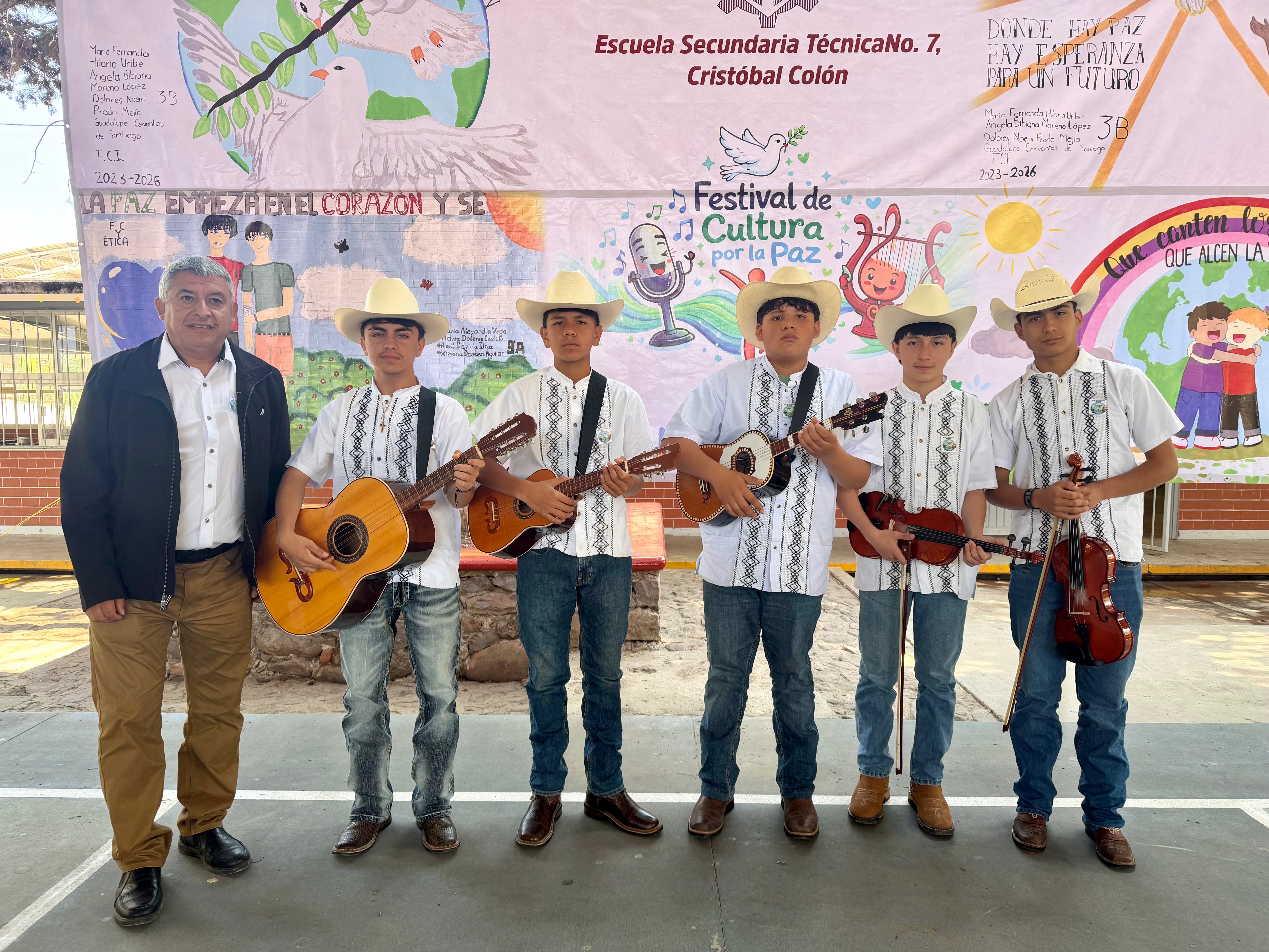 Realiza USEBEQ festival de cultura por la paz