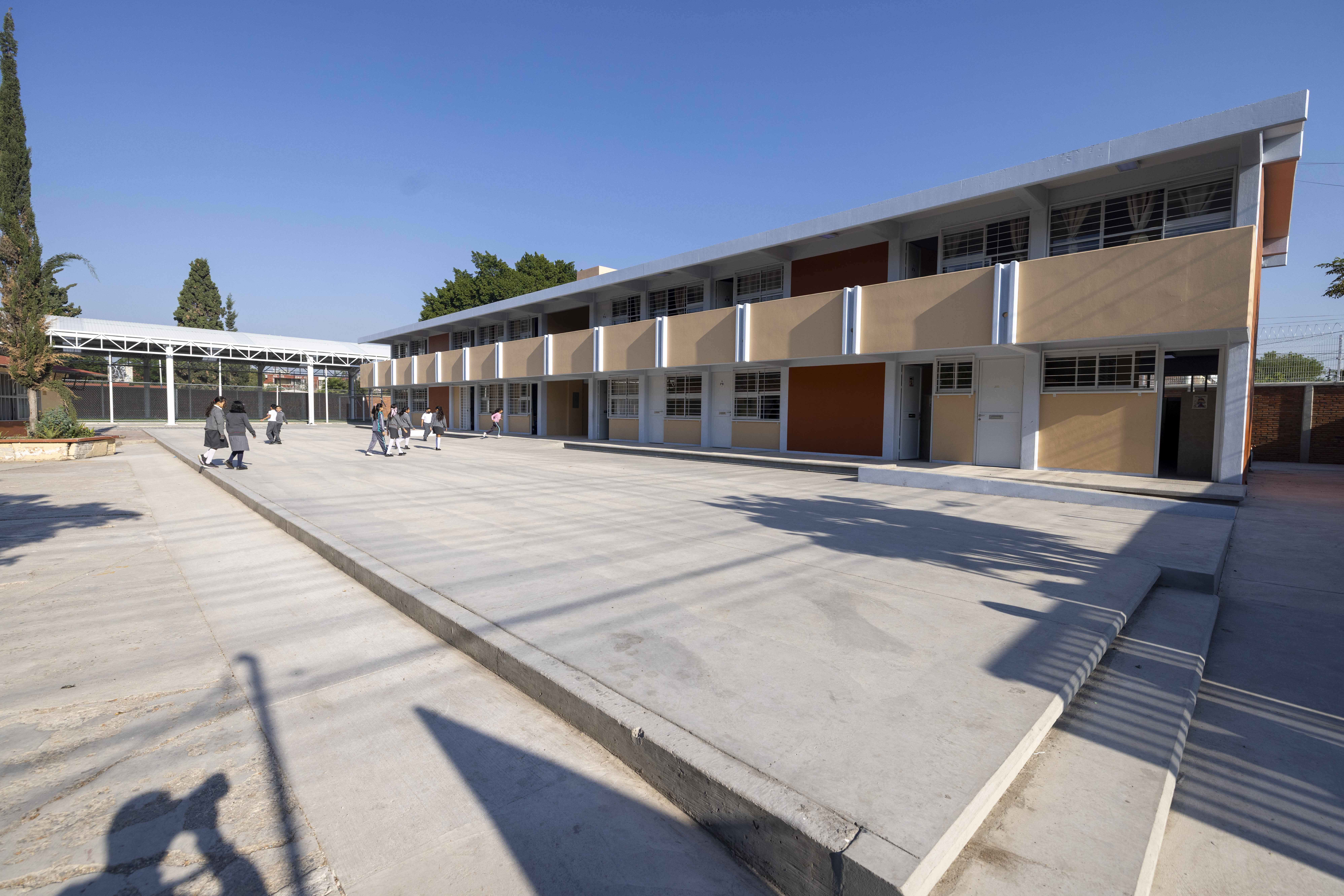 Impulsa Gobernador inversión educativa para mejorar espacios escolares en la capital